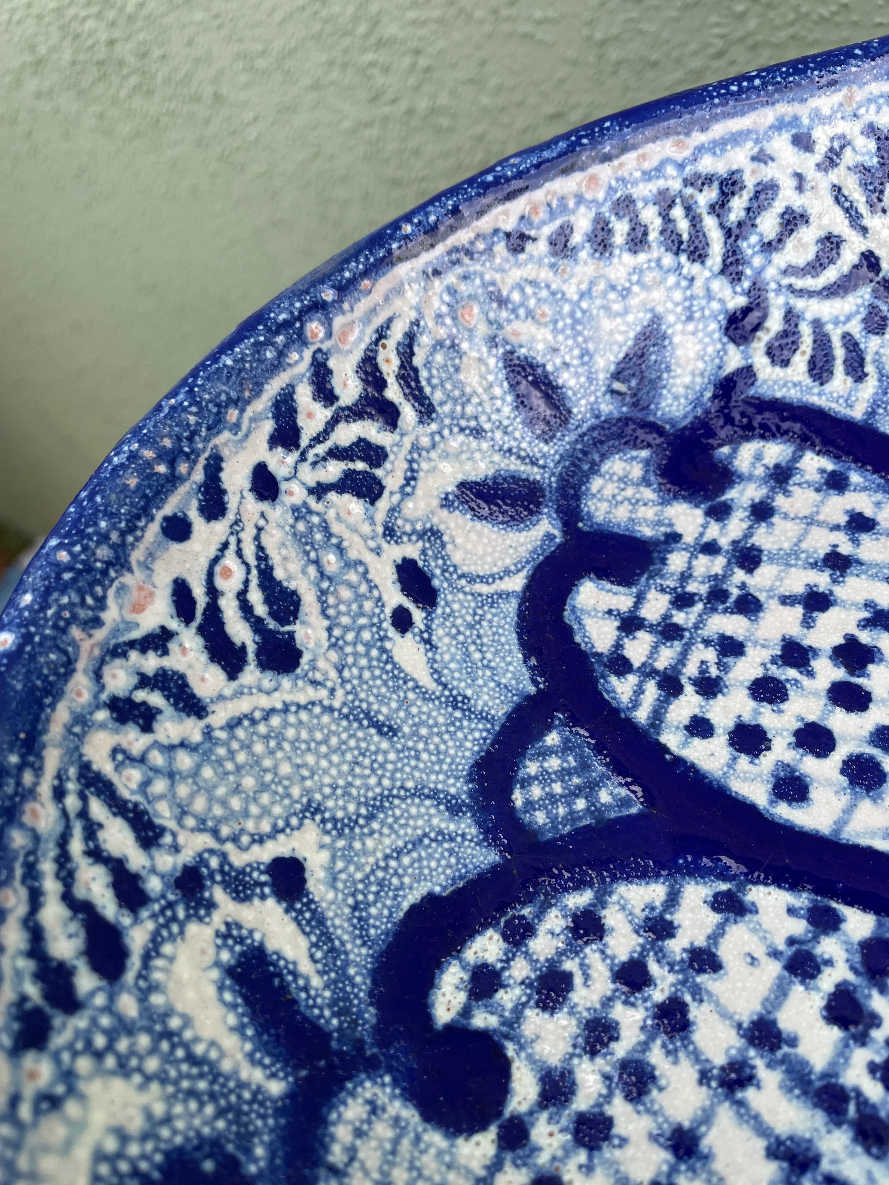 40s/50s Blue And White Painted Pottery Serving Puebla - Image 4