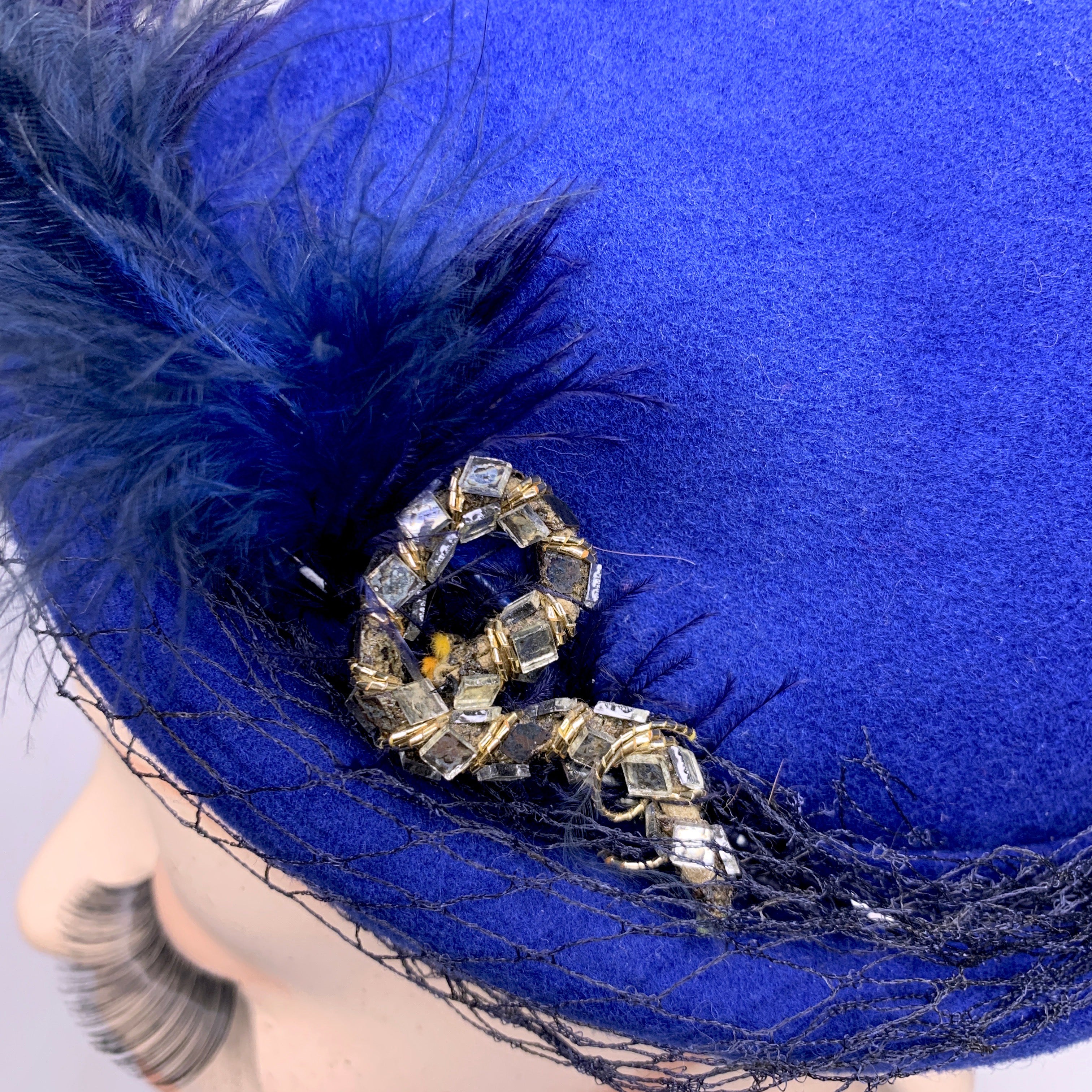 40s/50s Blue Wool Felt Feather Skull Cap Jeweled Hat By Lan-o-Rex - Image 5