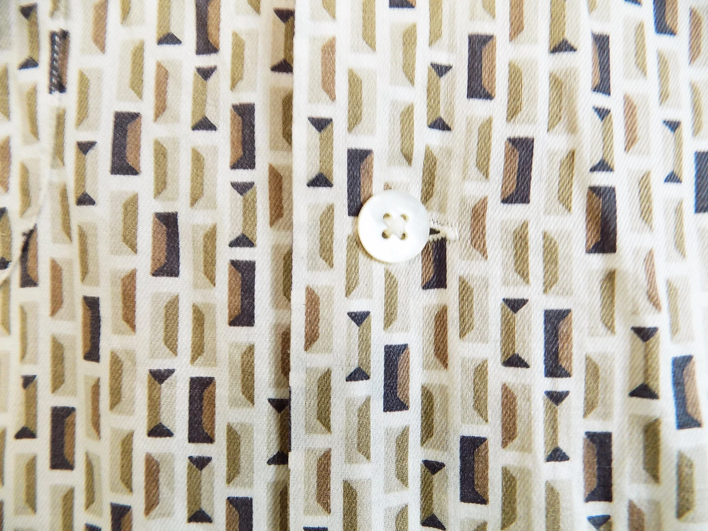 40s 50s Loop Collar Short Sleeved Cotton Shirt Harry Allenfall Deluth Tile Novelty Print Small Brown White French by Harry Allenfall Deluth - Image 3