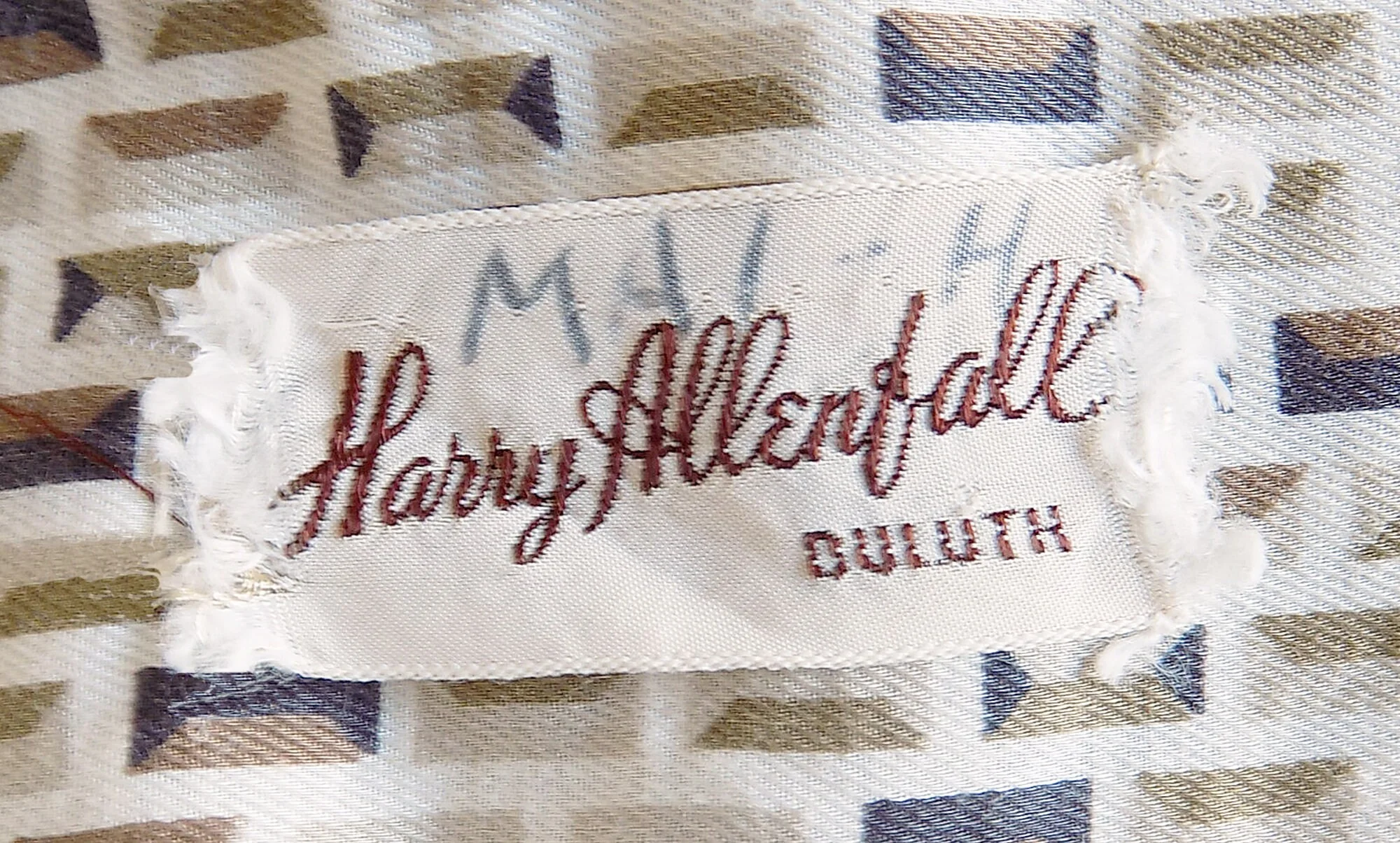 40s 50s Loop Collar Short Sleeved Cotton Shirt Harry Allenfall Deluth Tile Novelty Print Small Brown White French by Harry Allenfall Deluth - Image 4