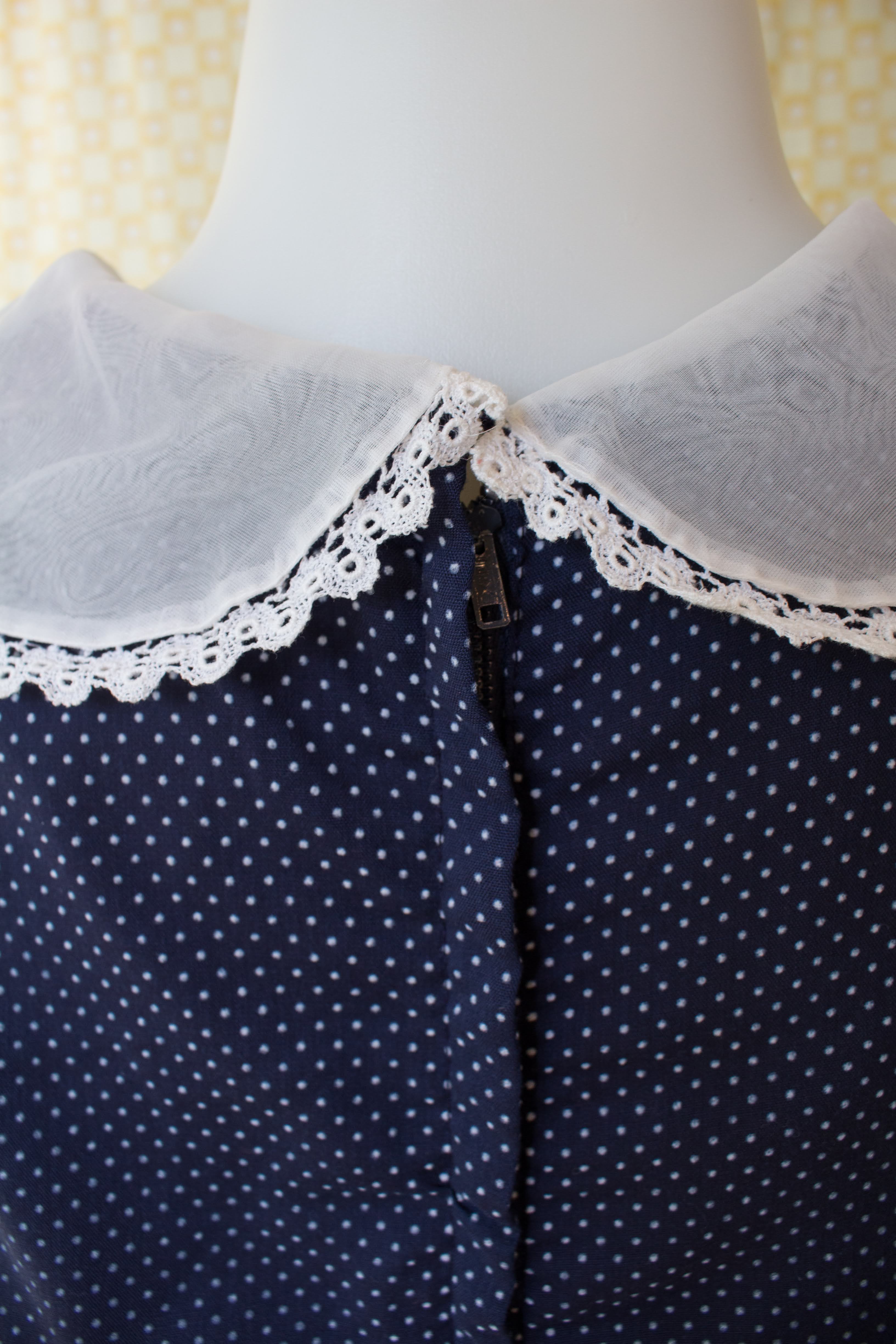 40s/50s Navy Blue Polka Dot Drop Waist Dress - Image 3