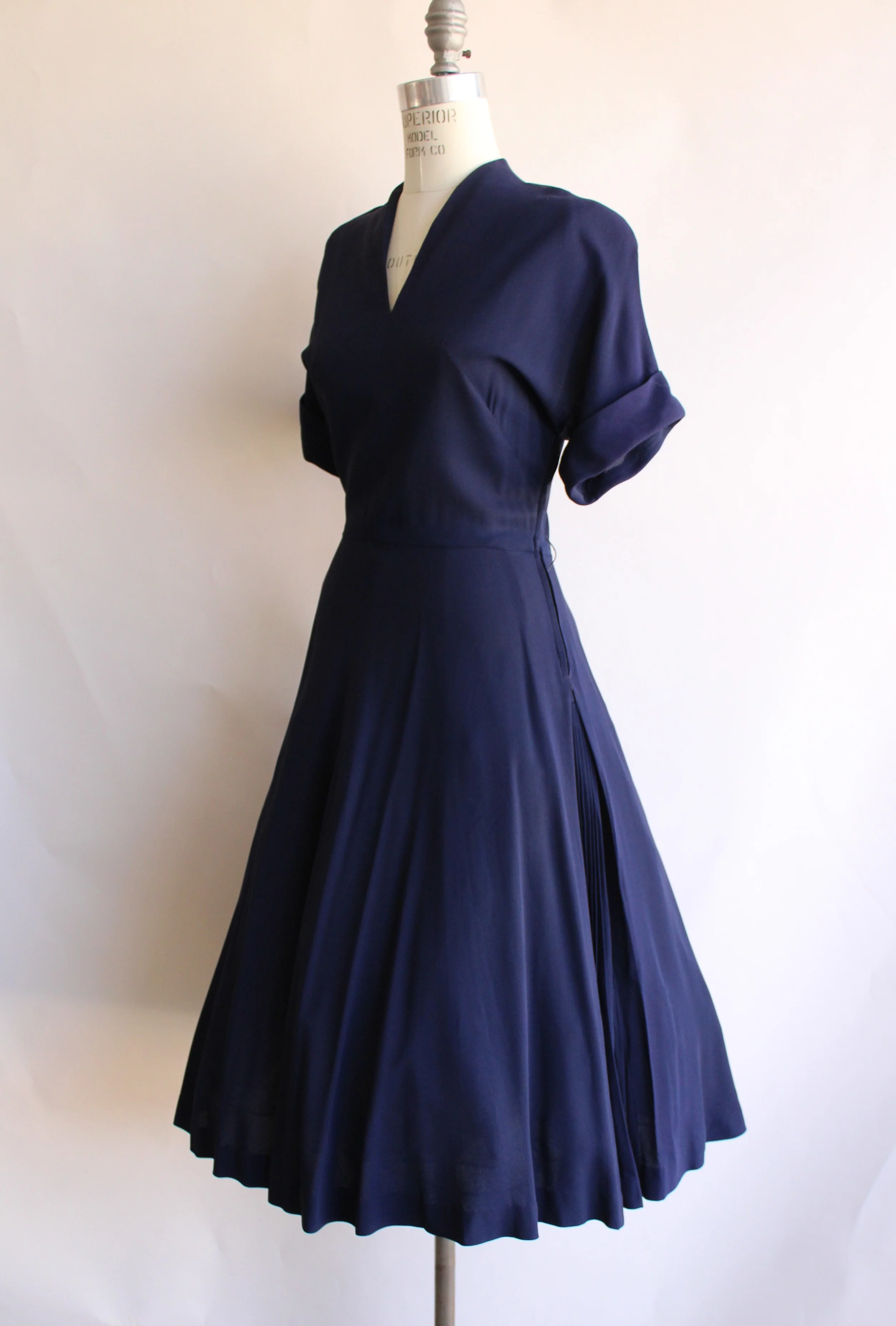 40s/50s Navy Blue Rayon Dress With Pleated Skirt - Image 6