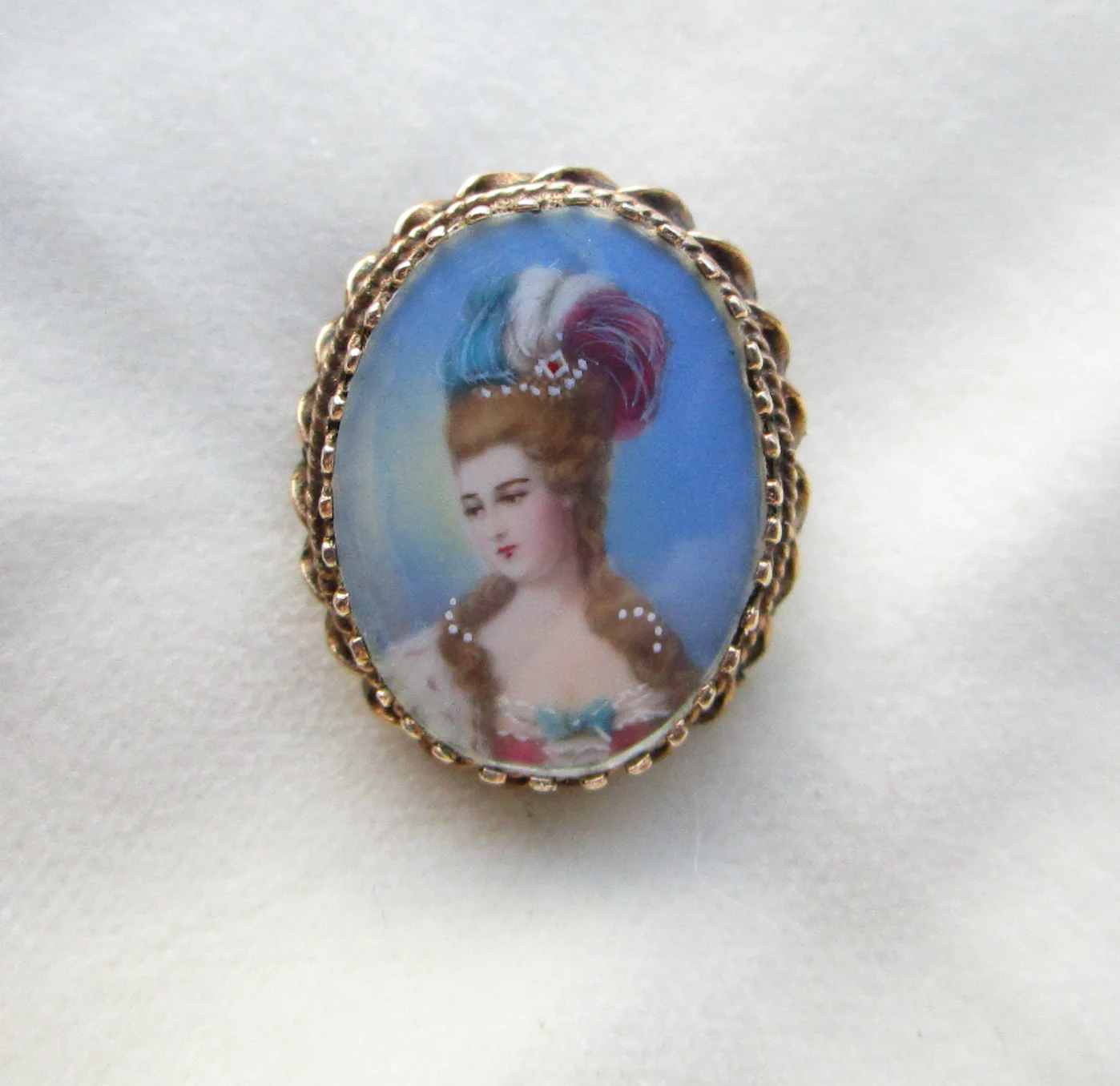 40s/50s Portrait Pendant Brooch Of Fine Lady In 14k Yg By Hand Painted - Image 4