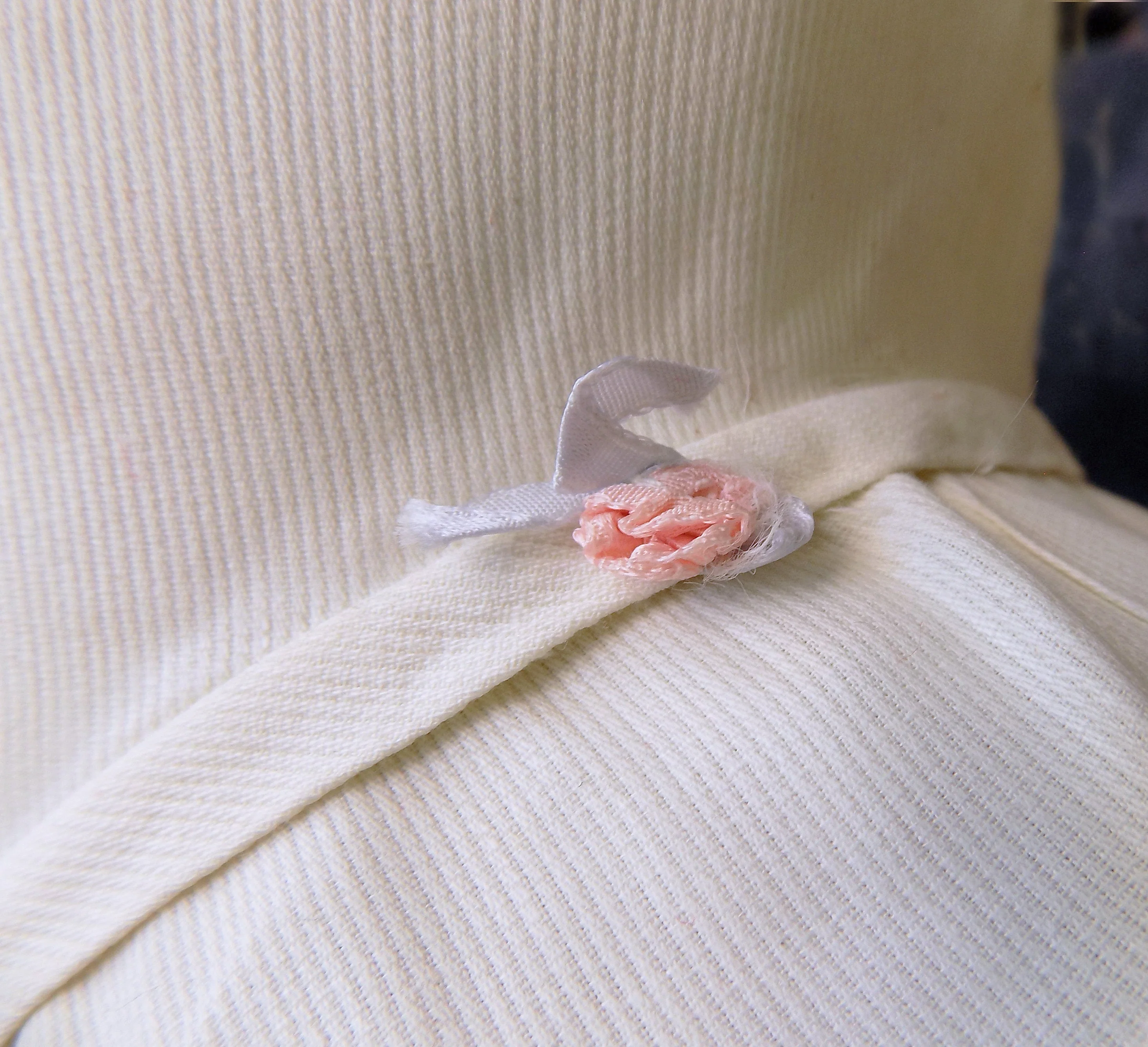 40s-50s Rare White Cotton Baby Bonnet with Pink Satin Tie Pearl Buttons and Pink Rose Doll Bear Baby - Image 5