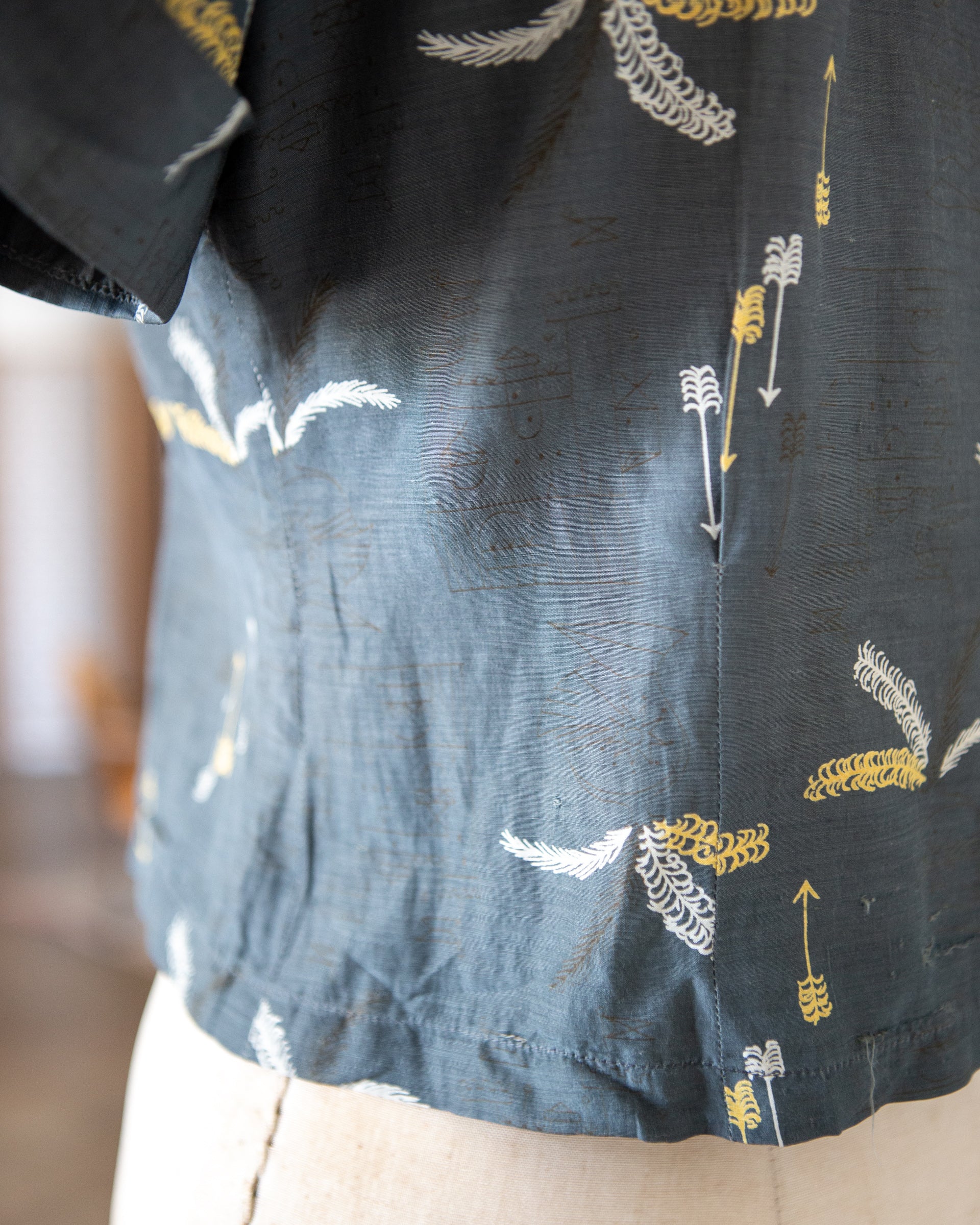 40s/50s Silk Arrow Print Blouse By Collegetown - Image 3