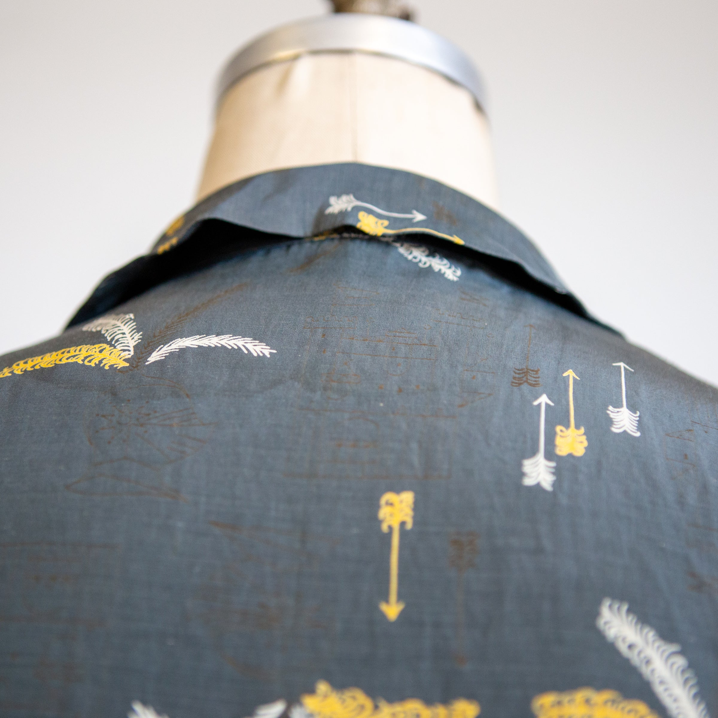 40s/50s Silk Arrow Print Blouse By Collegetown - Image 4