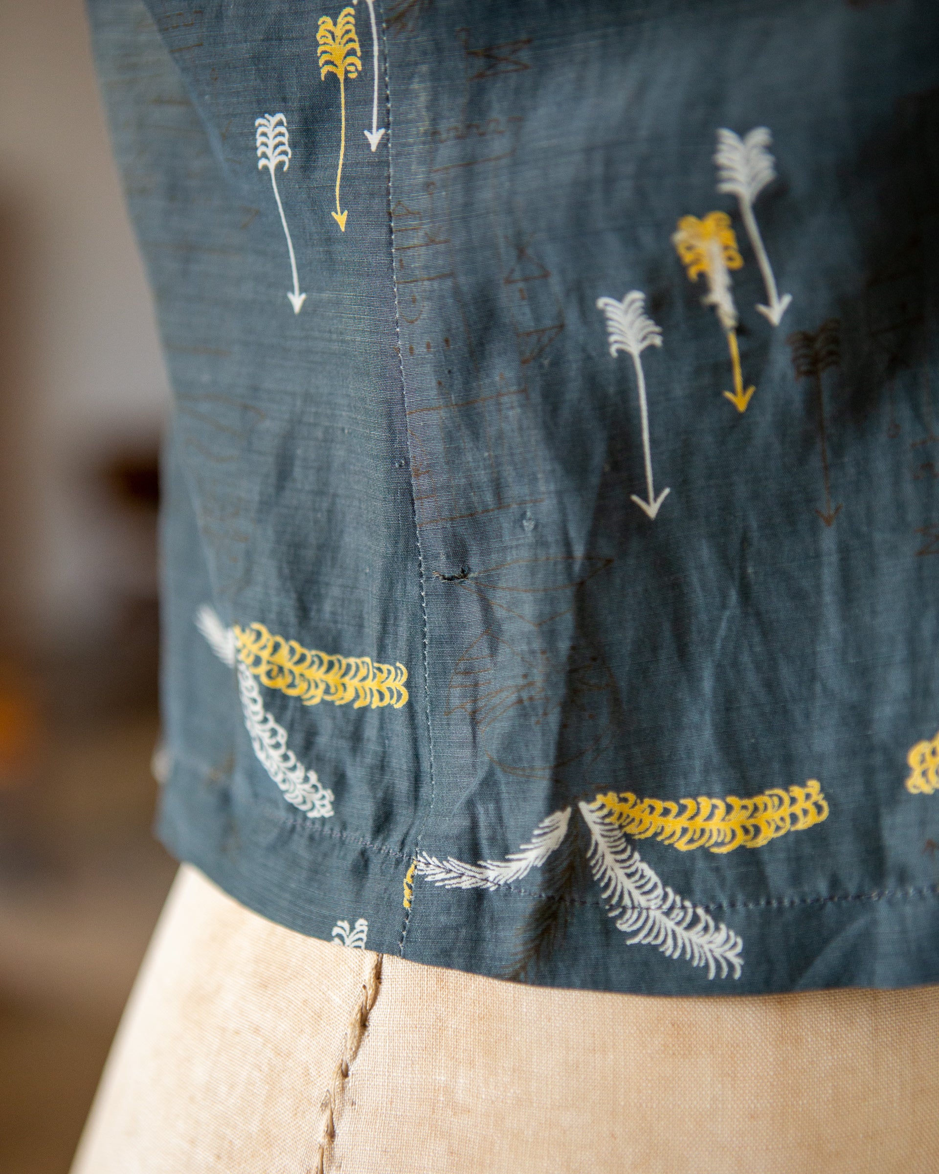 40s/50s Silk Arrow Print Blouse By Collegetown - Image 7