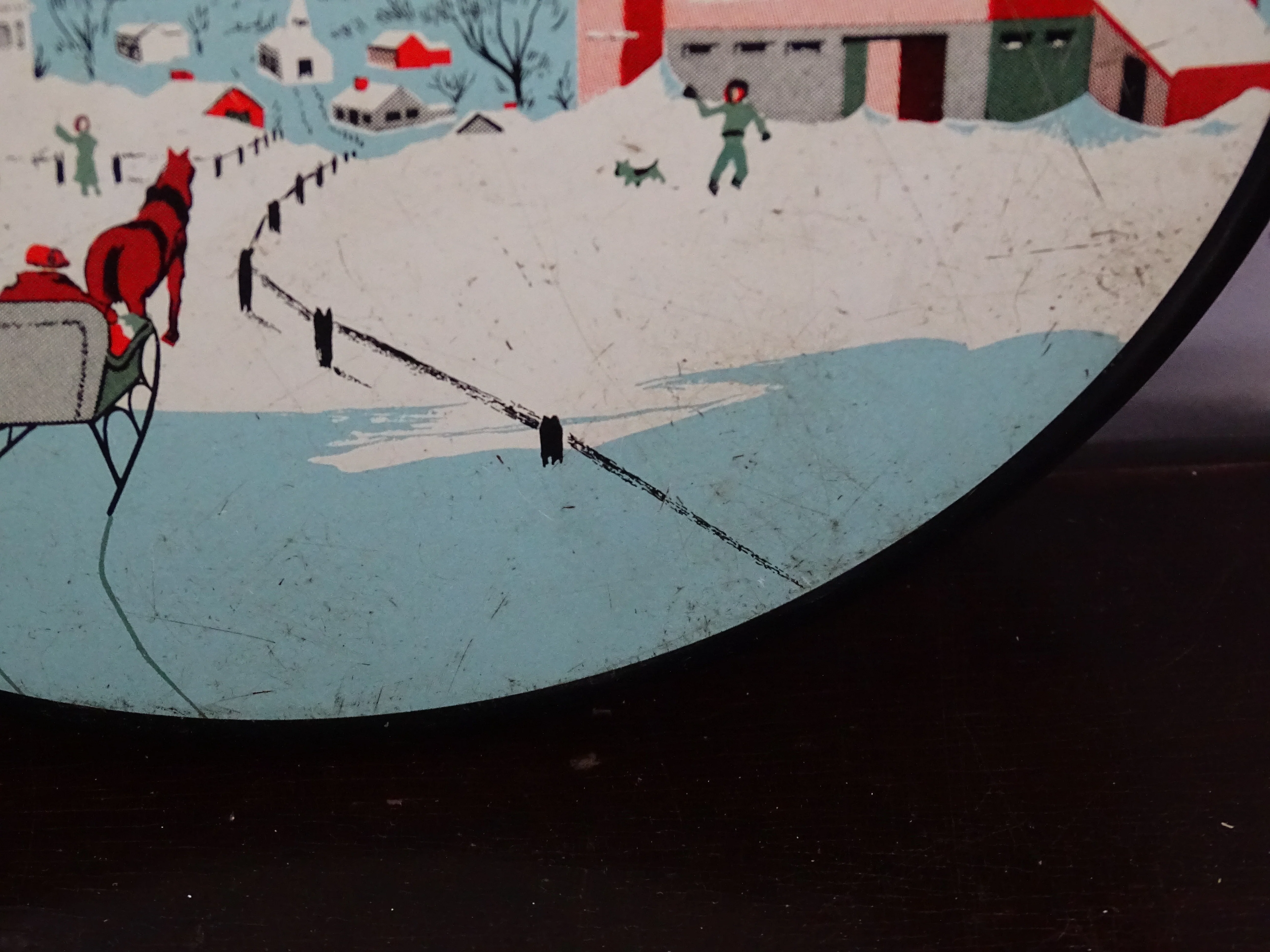 40s/50s Vintage Round Winter Cookie Tin Horse Sleigh Barn - Image 4
