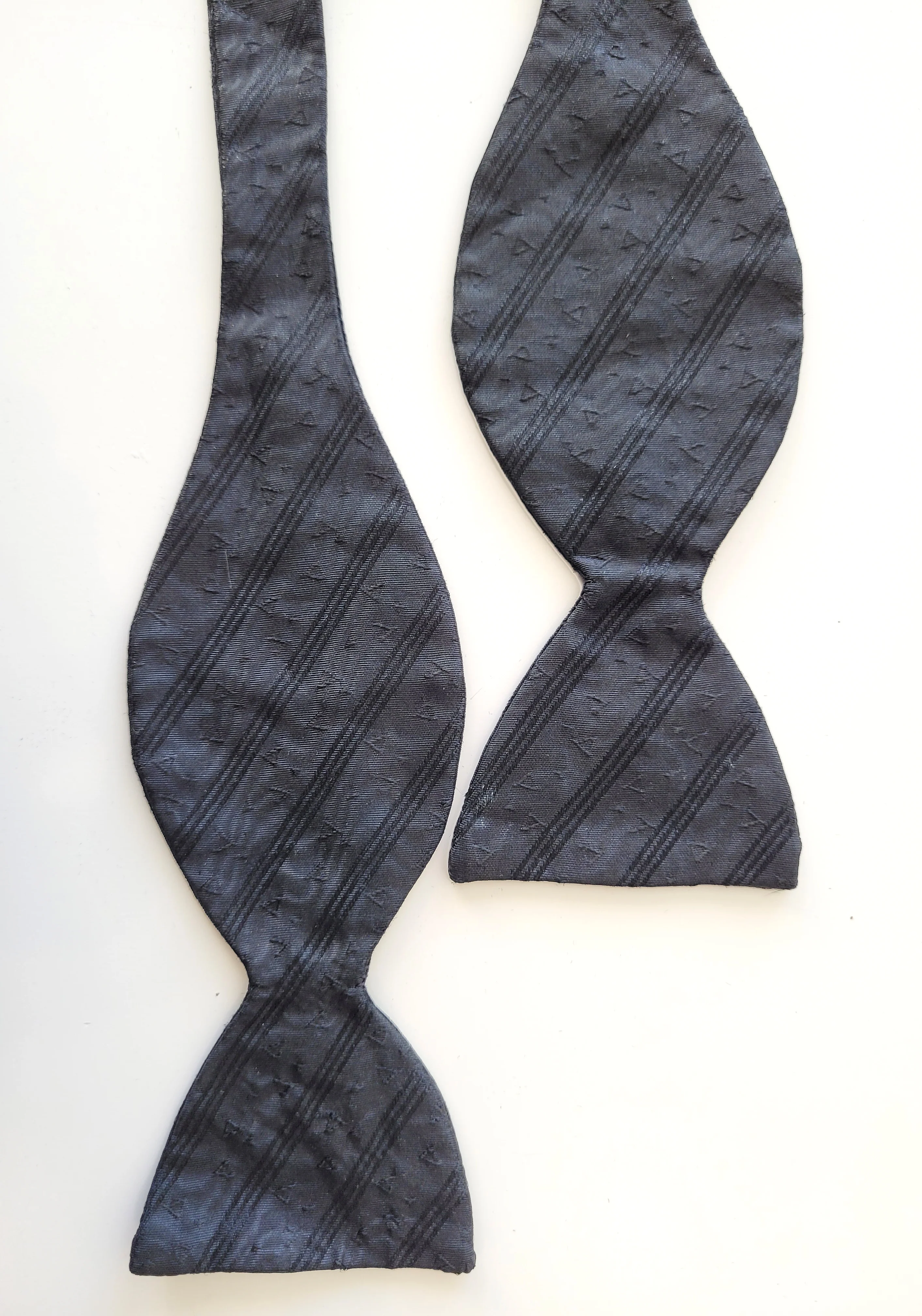 40s/50s Vintage Silk Striped Adjustable Bow Tie Patent By Regal Adjusto-Tie - Image 7