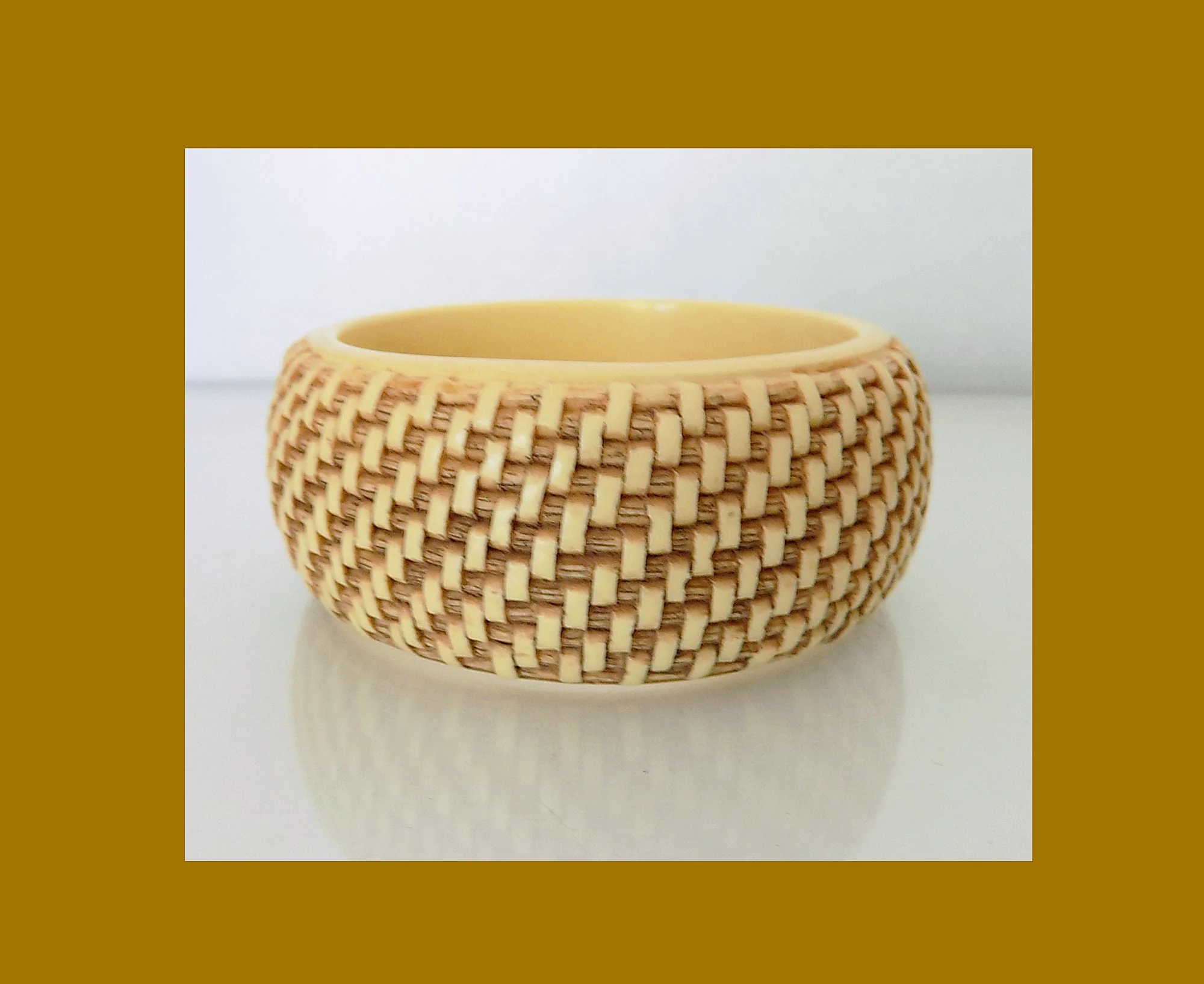 40s Art Deco Bakelite Bracelet Hand Carved Basket Weave Bangle Pale Yellow Minor Chip Discounted - Image 5