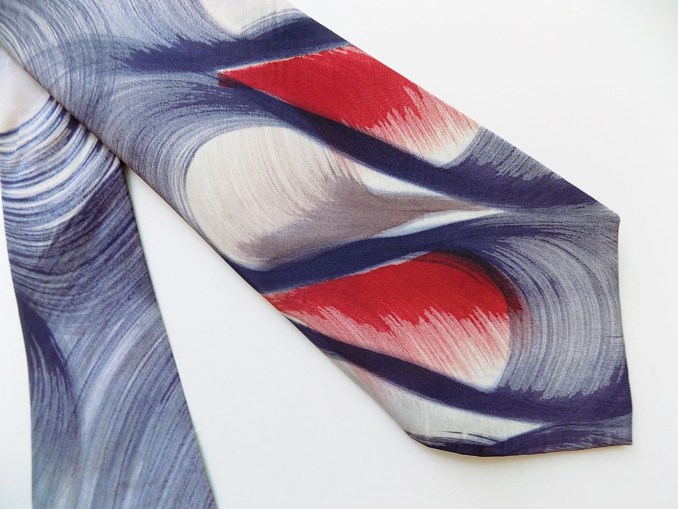 40s Art Deco Red White, Blue, Purple, Gray Hand Painted Wide Necktie Wide Rayon Hengerer's Department Store by Hengerer's Department Store - Image 4