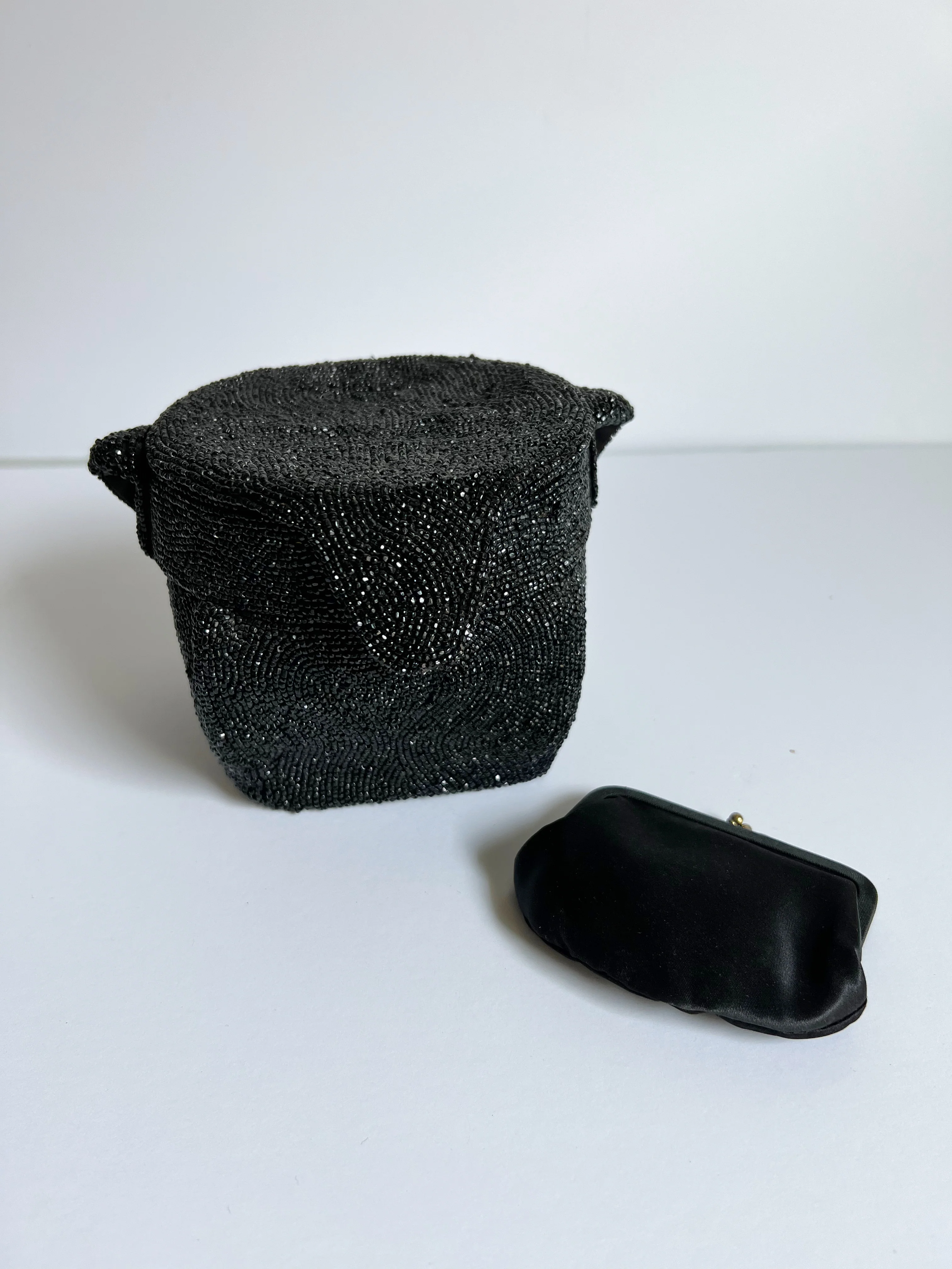 40s Black Carnival Glass Beaded Purse By K & G Charlet - Image 7
