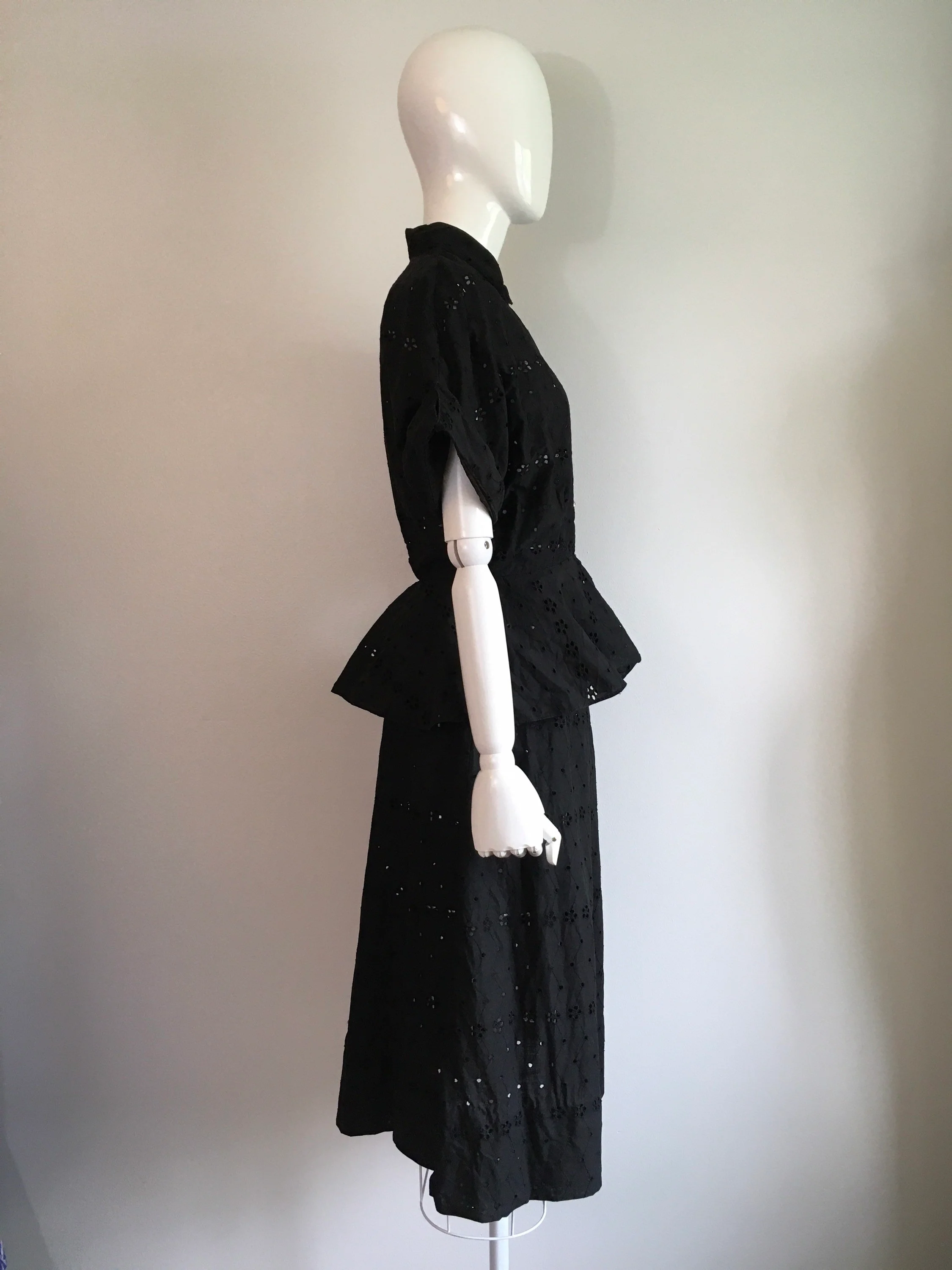 40's Black Eyelet Peplum Blouse and Skirt Set - Image 3