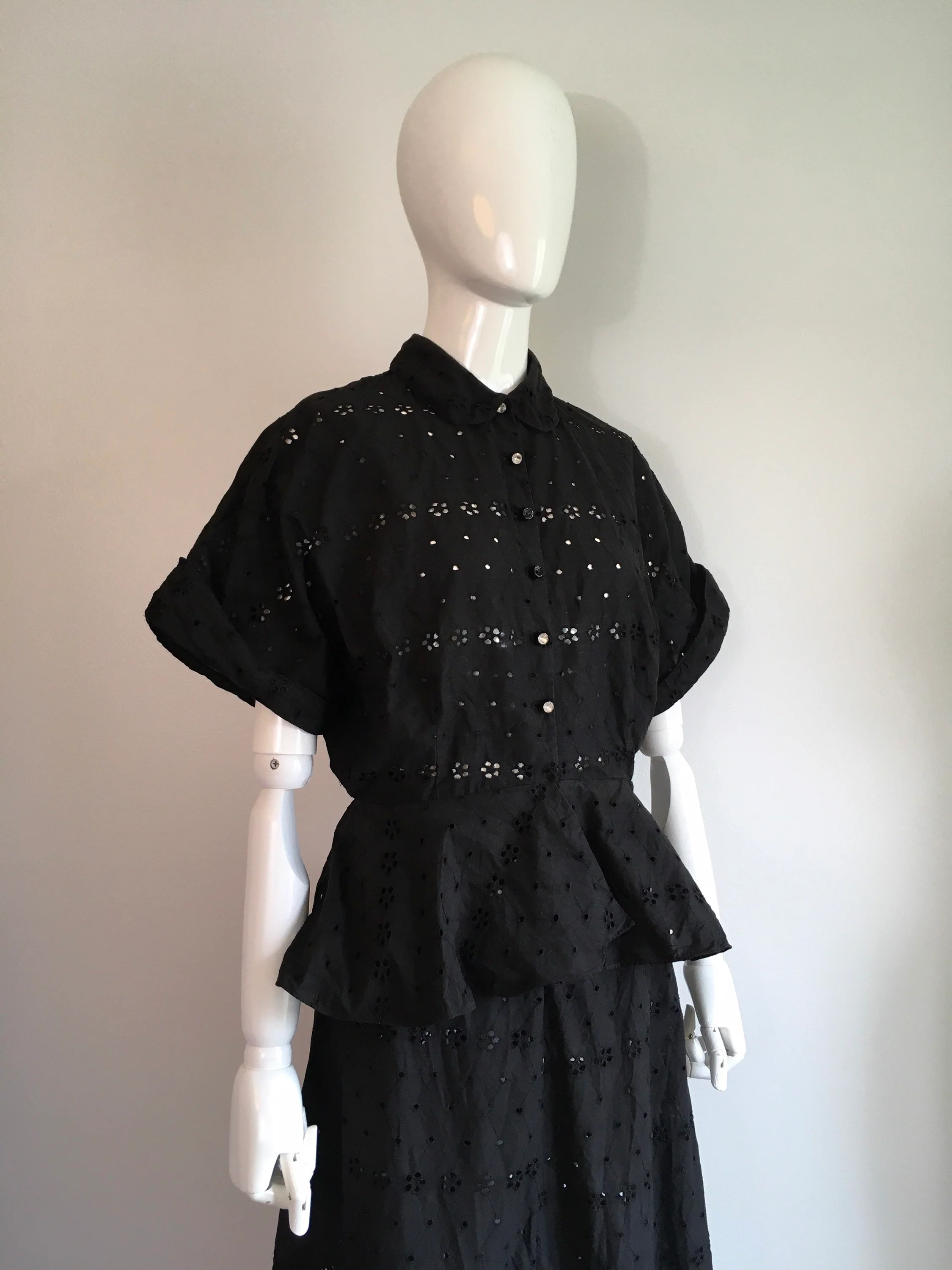 40's Black Eyelet Peplum Blouse and Skirt Set - Image 4