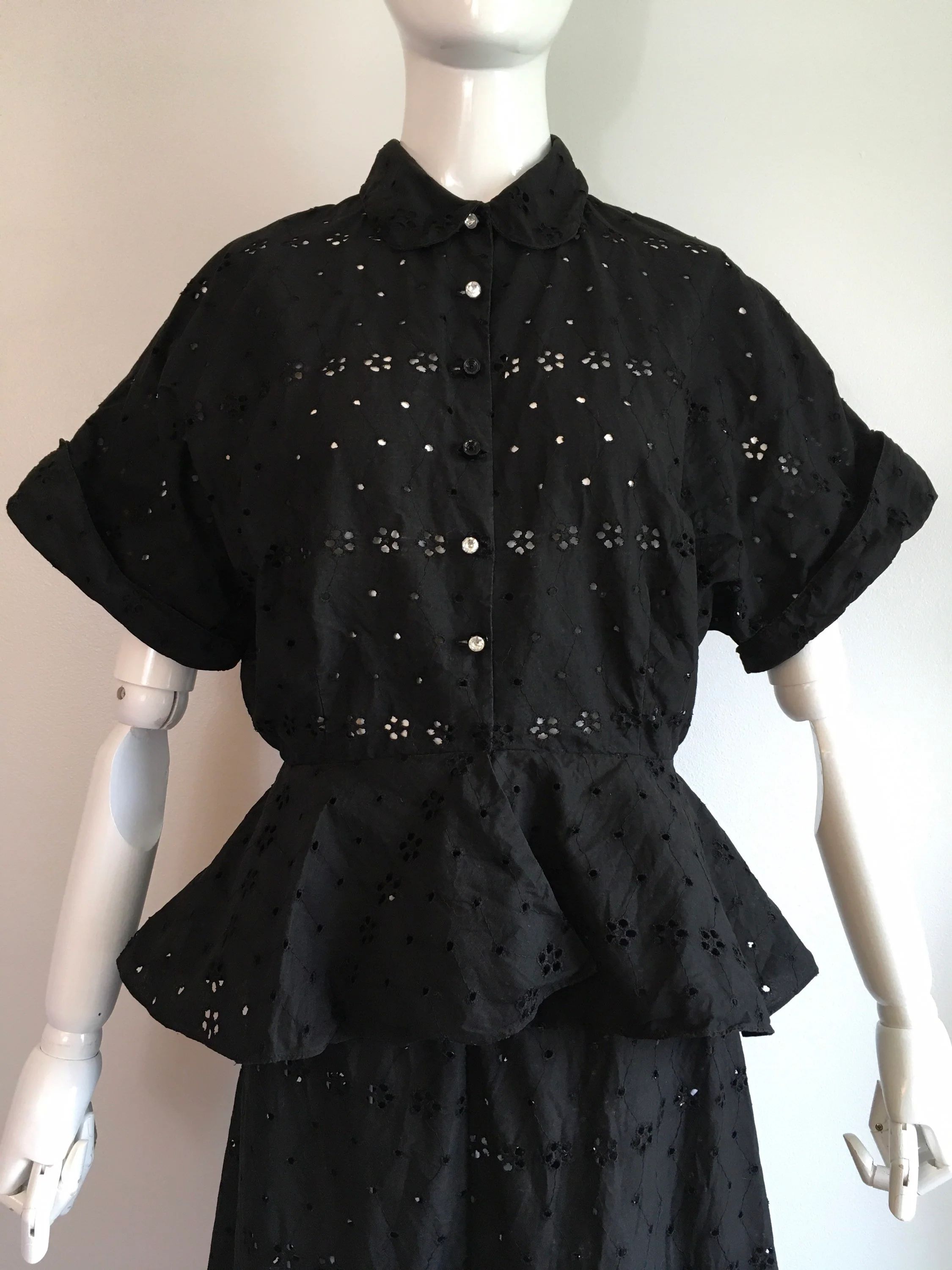 40's Black Eyelet Peplum Blouse and Skirt Set - Image 5