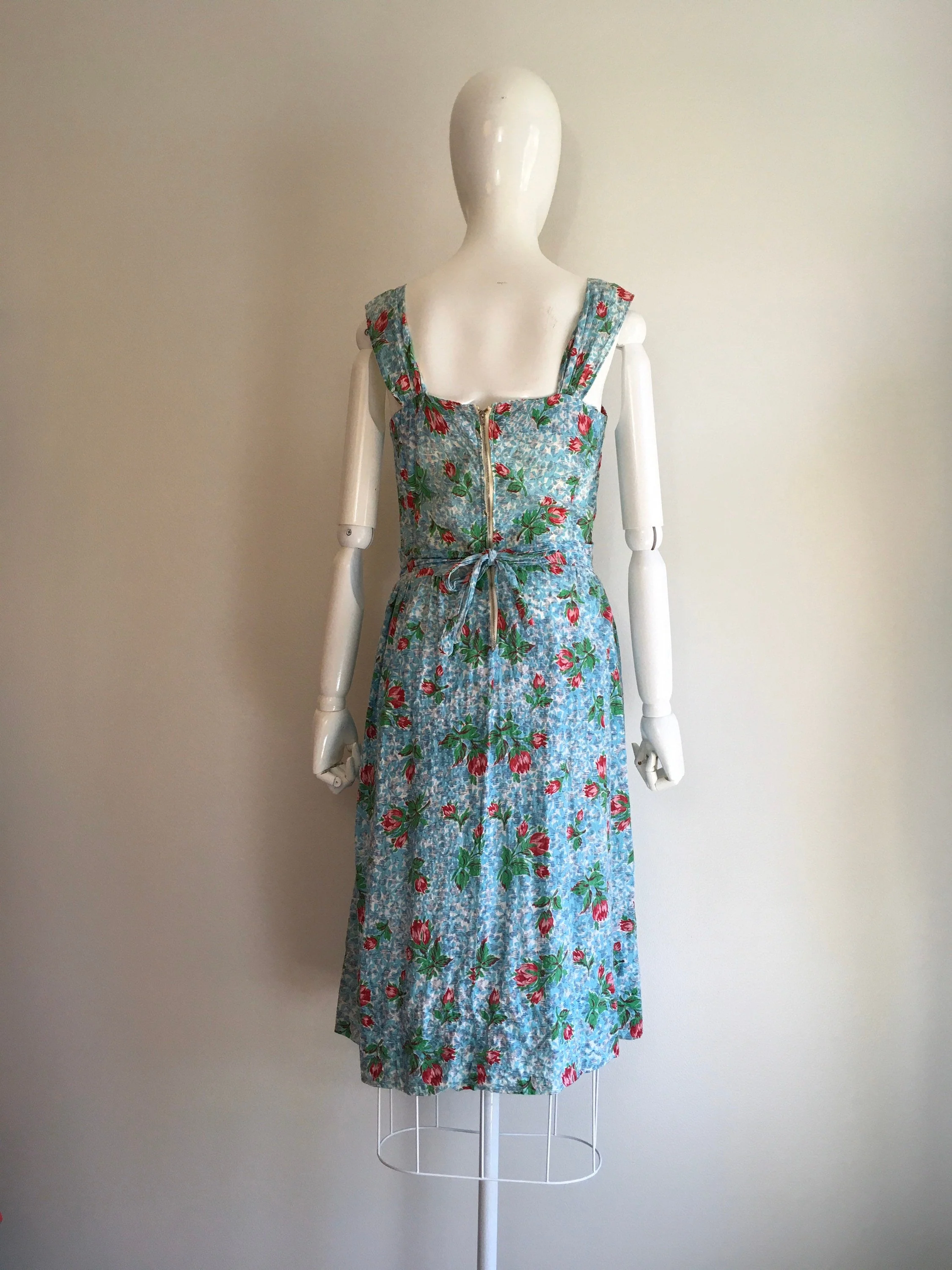 40's Blue Rose Print Cotton Seer Sucker Pinafore Dress - Image 2