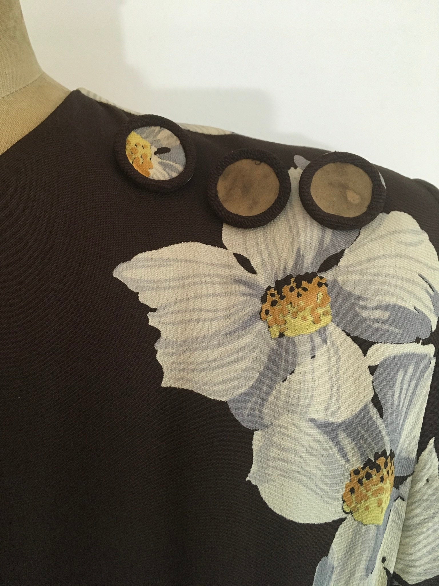 40's Brown Floral Rayon Dress - Image 5