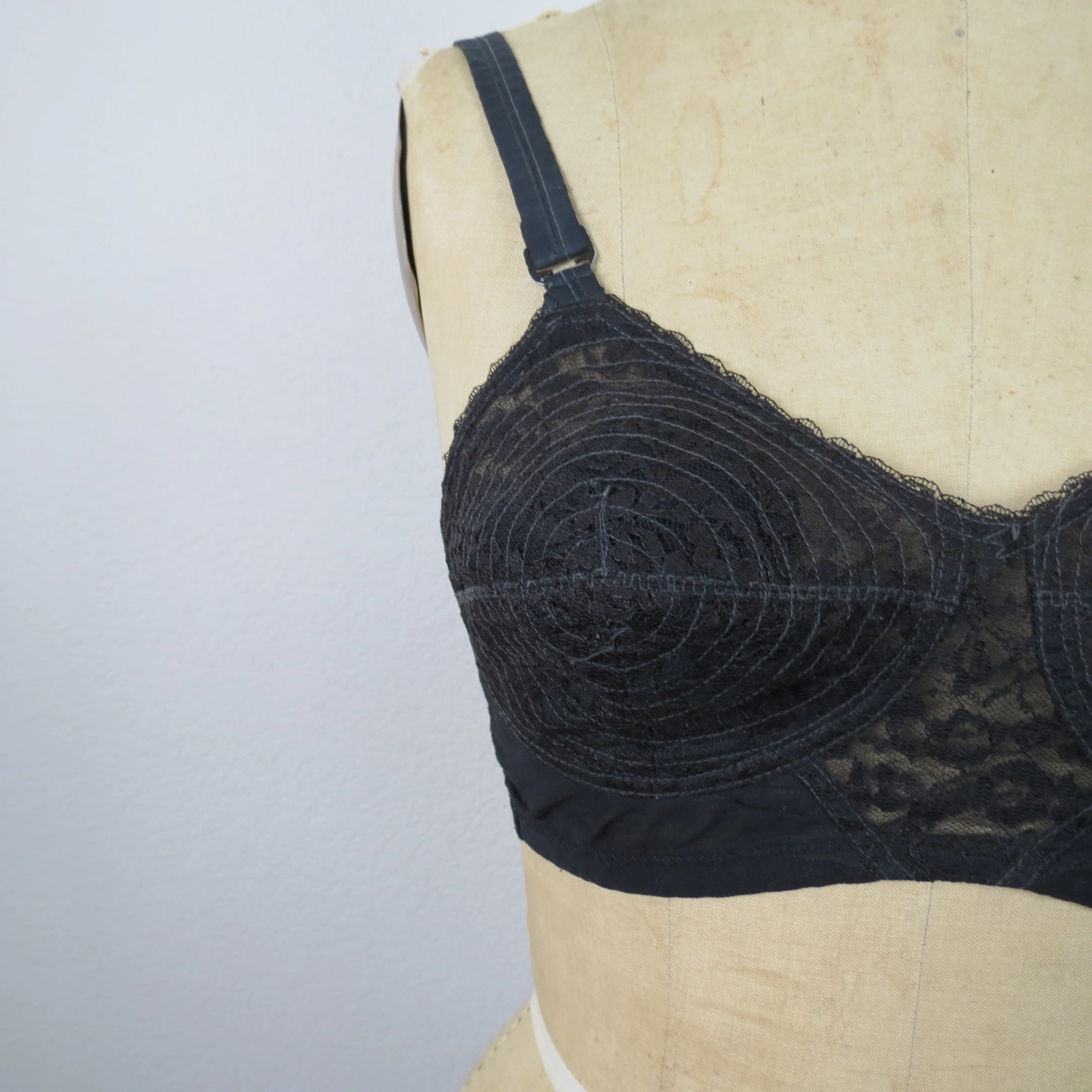 40s Bullet Bra 50s Conical Black Lace Lingerie By Formfit Life - Image 6