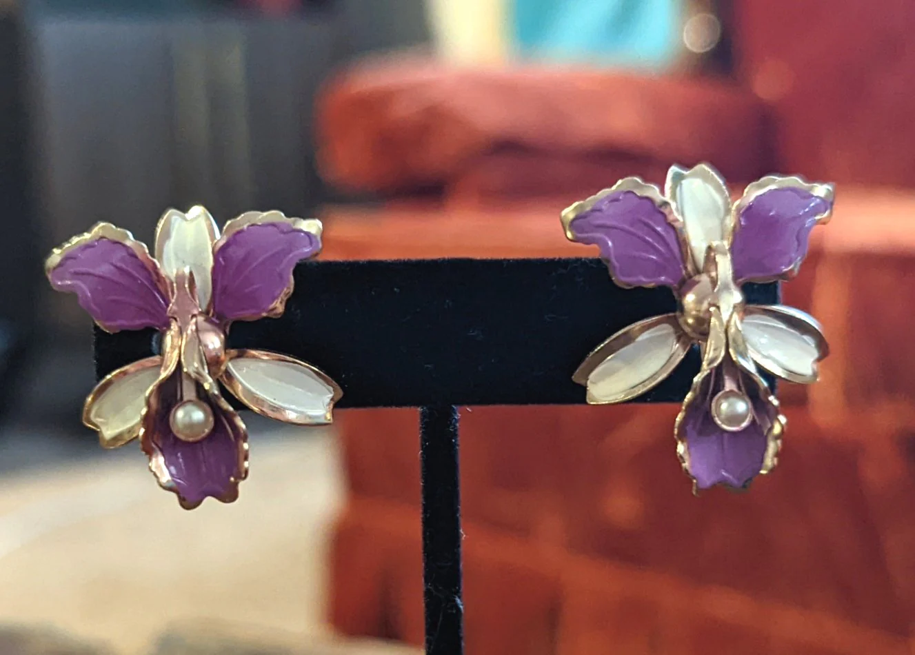 40s Calla Lily Flower Earrings with Pearl Screwback - Image 2