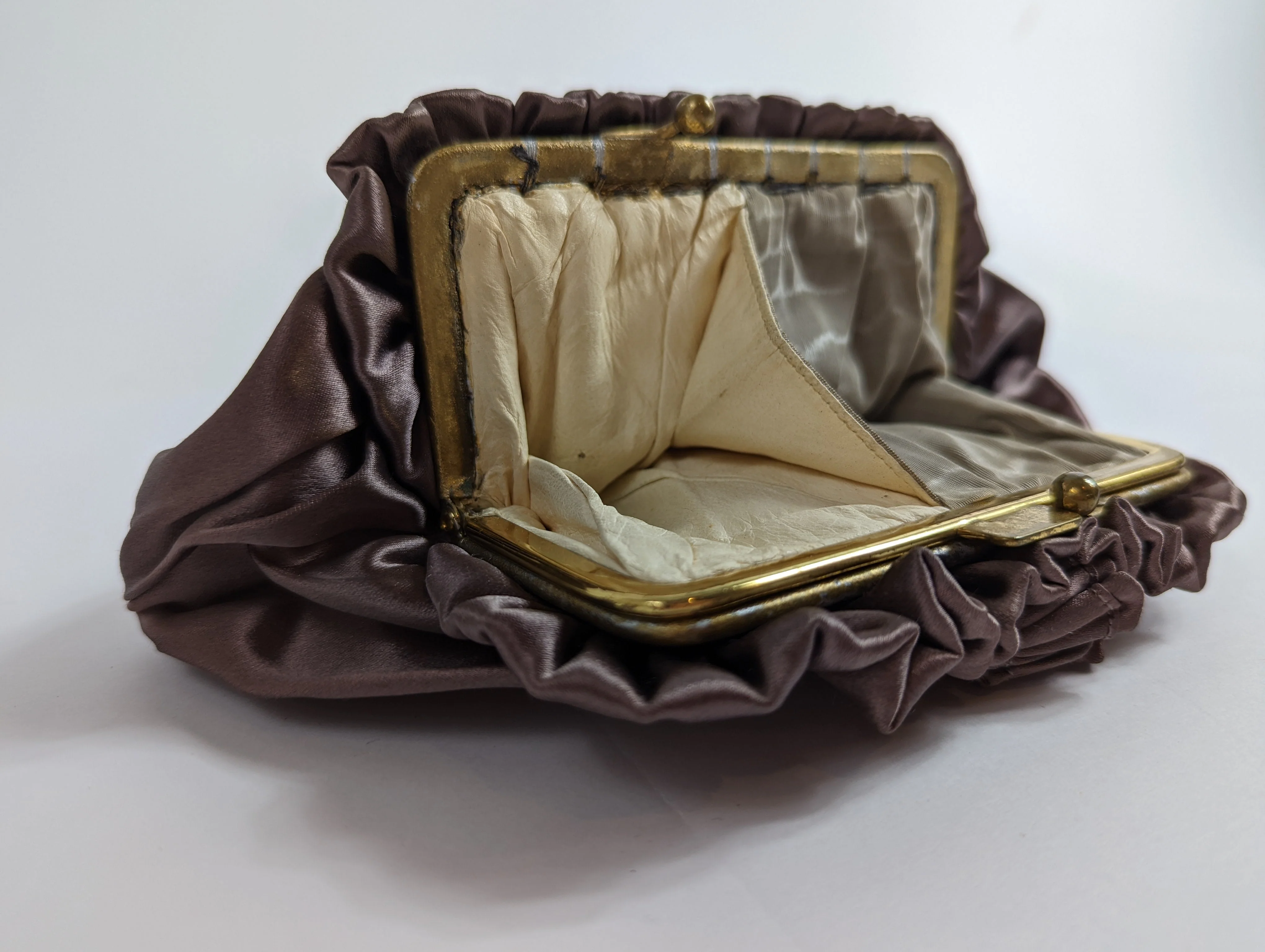 40s Clutch In Plum Silk Ruched with Wrist Strap and Multiple Pocket Clasps Leather Change Pocket and Original Label by Sanghi - Image 2