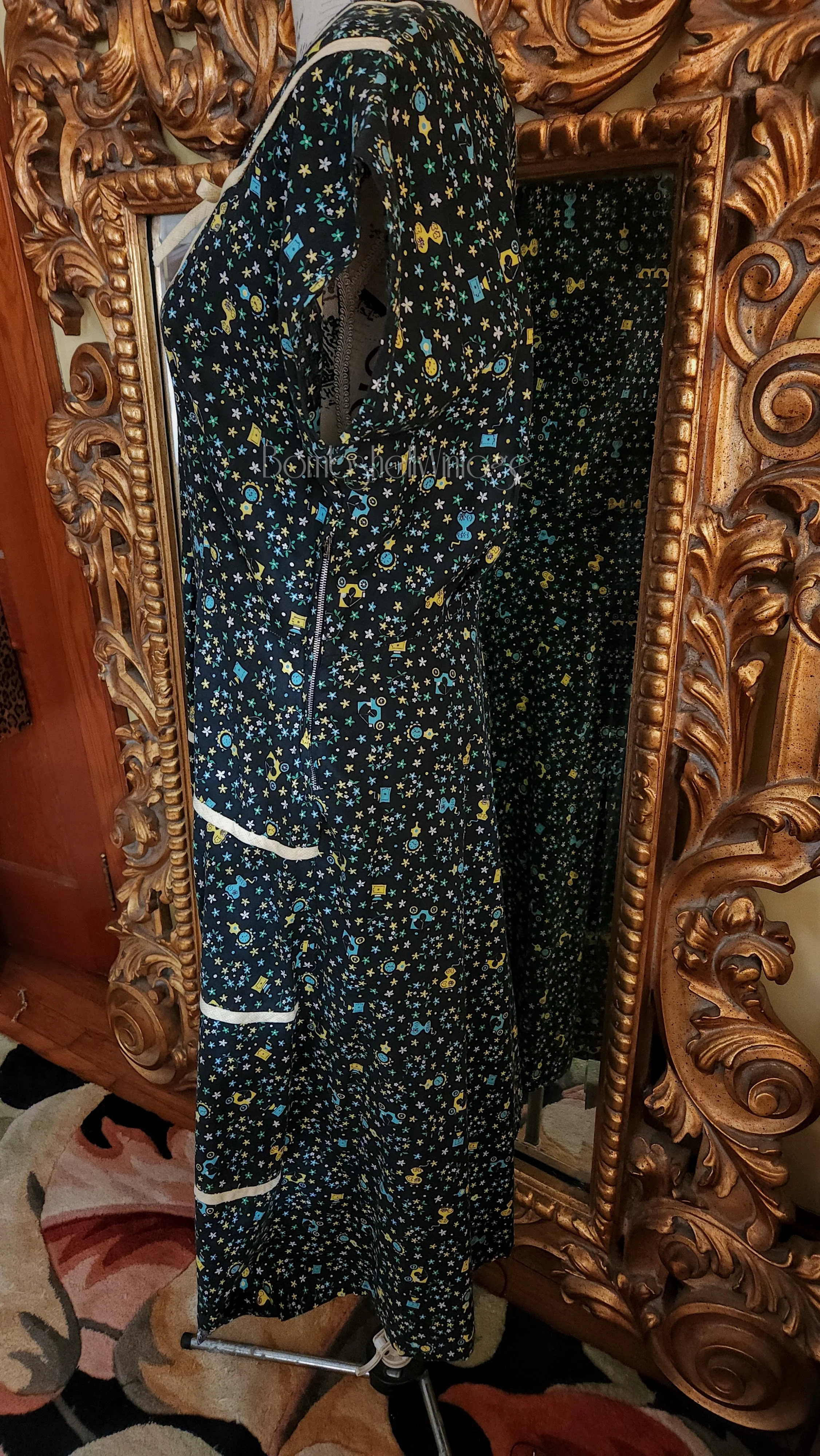 40s Cotton Novelty Print Dress With Ruffled Skirt - Image 4