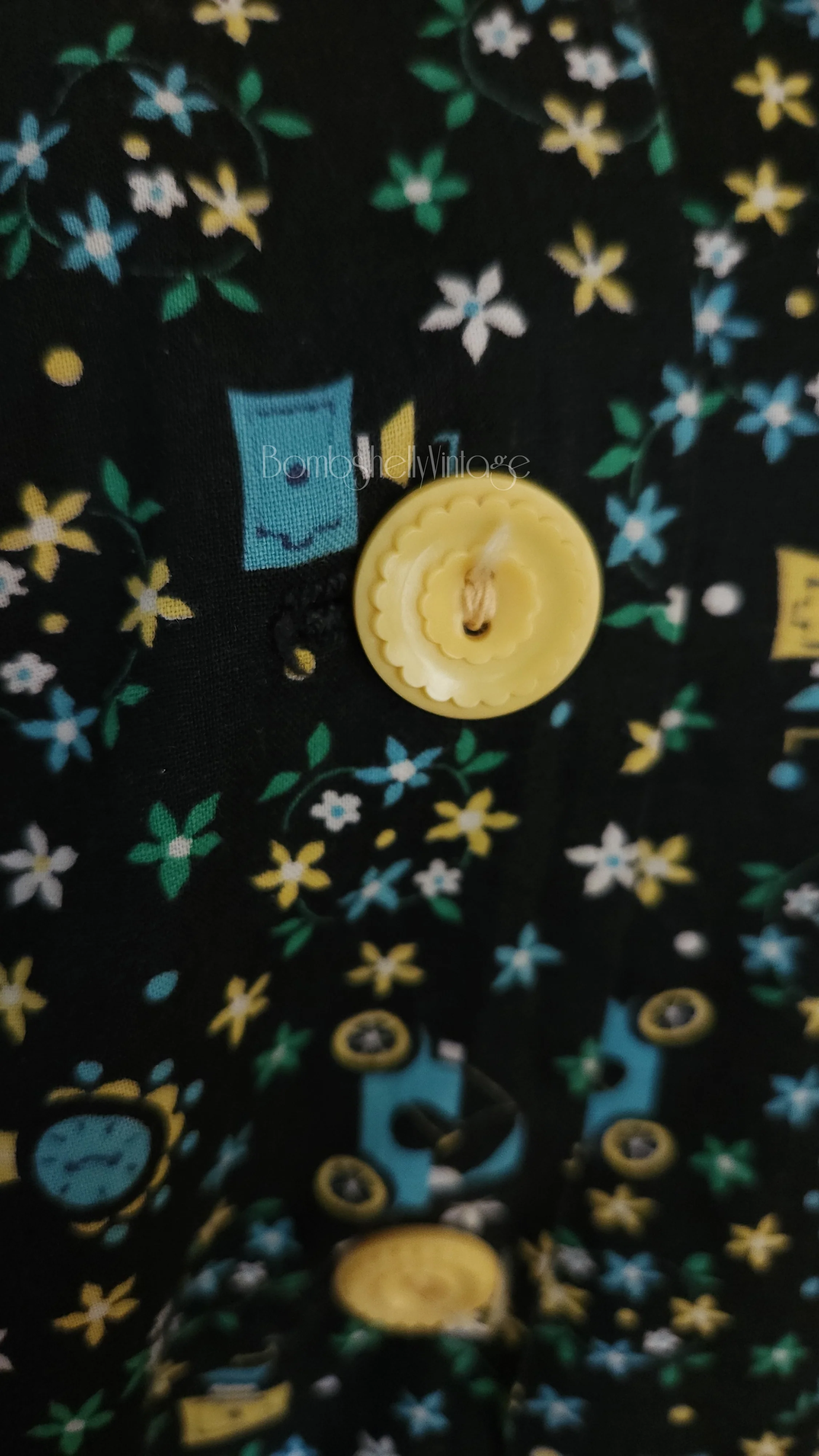 40s Cotton Novelty Print Dress With Ruffled Skirt - Image 8