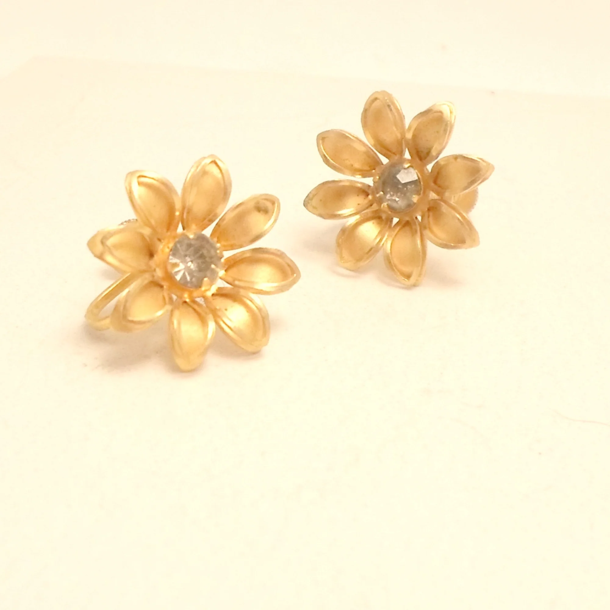 40s Earrings Goldtone Flower Aqua Screwback By B & N Co Bugbee and Niles Co - Image 4