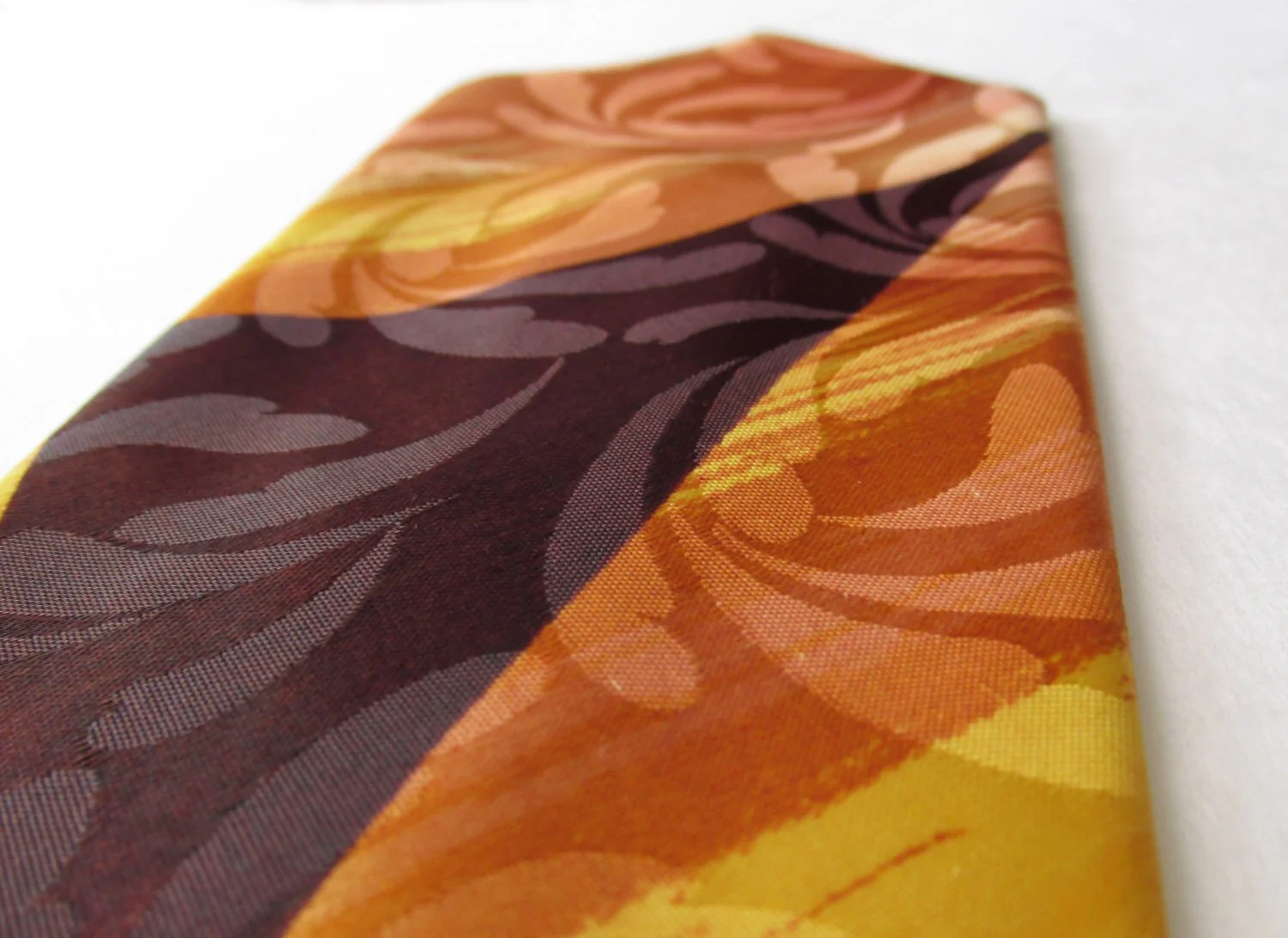 40s Geometric Art Deco Wide Tie No Label Leafy Back Pattern - Image 3