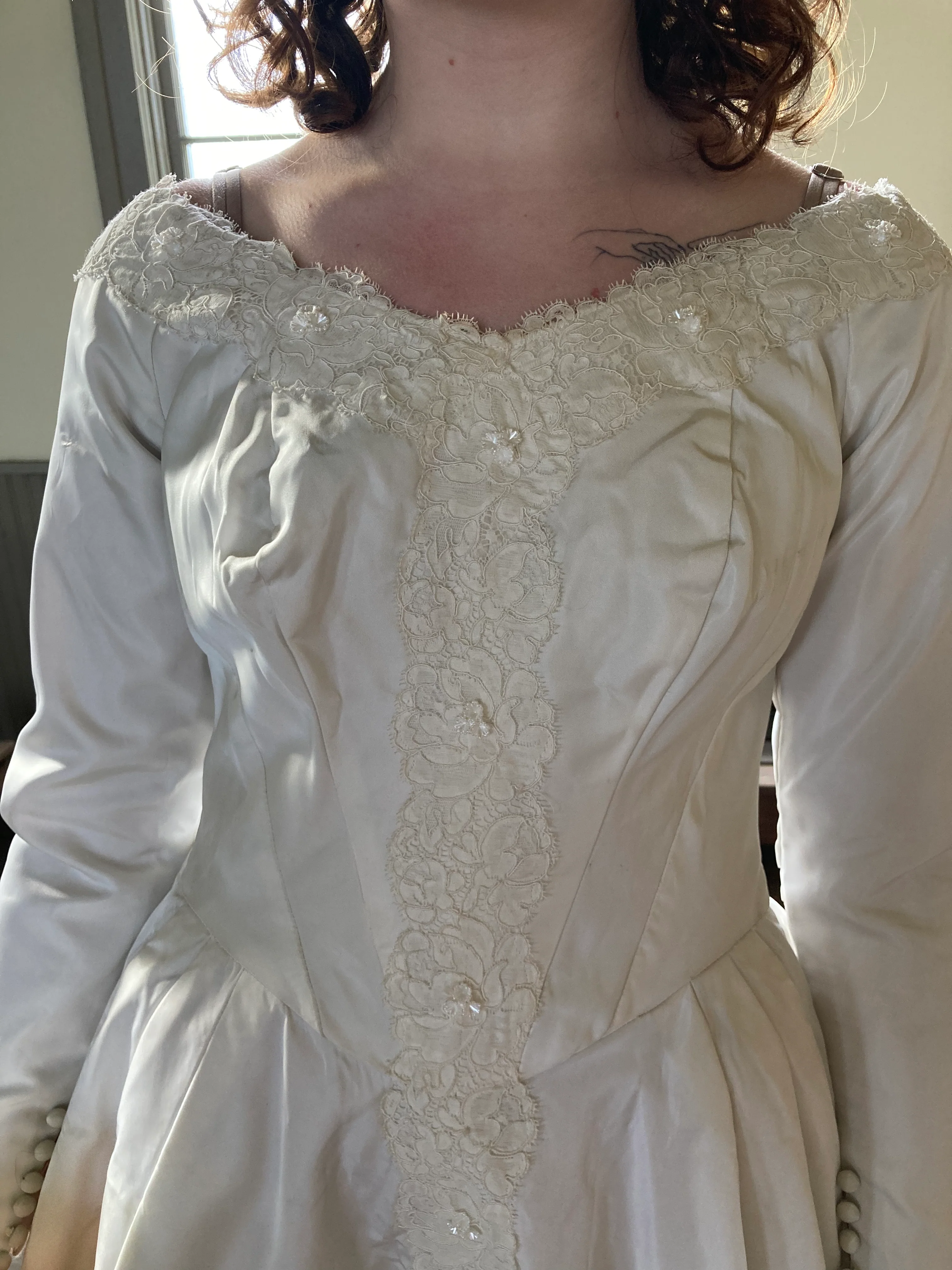 40s Lace Detailed A-line Wedding Gown - Image 4
