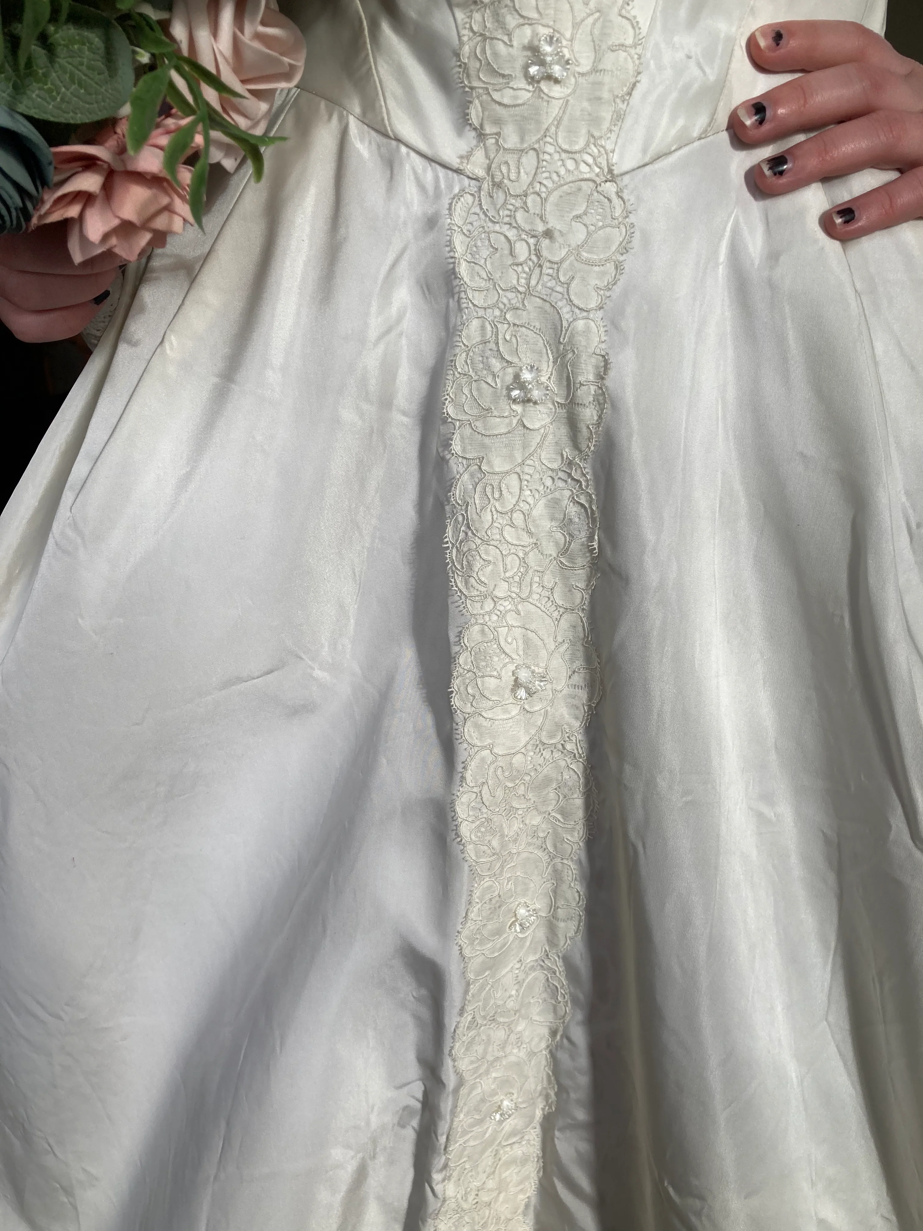40s Lace Detailed A-line Wedding Gown - Image 5