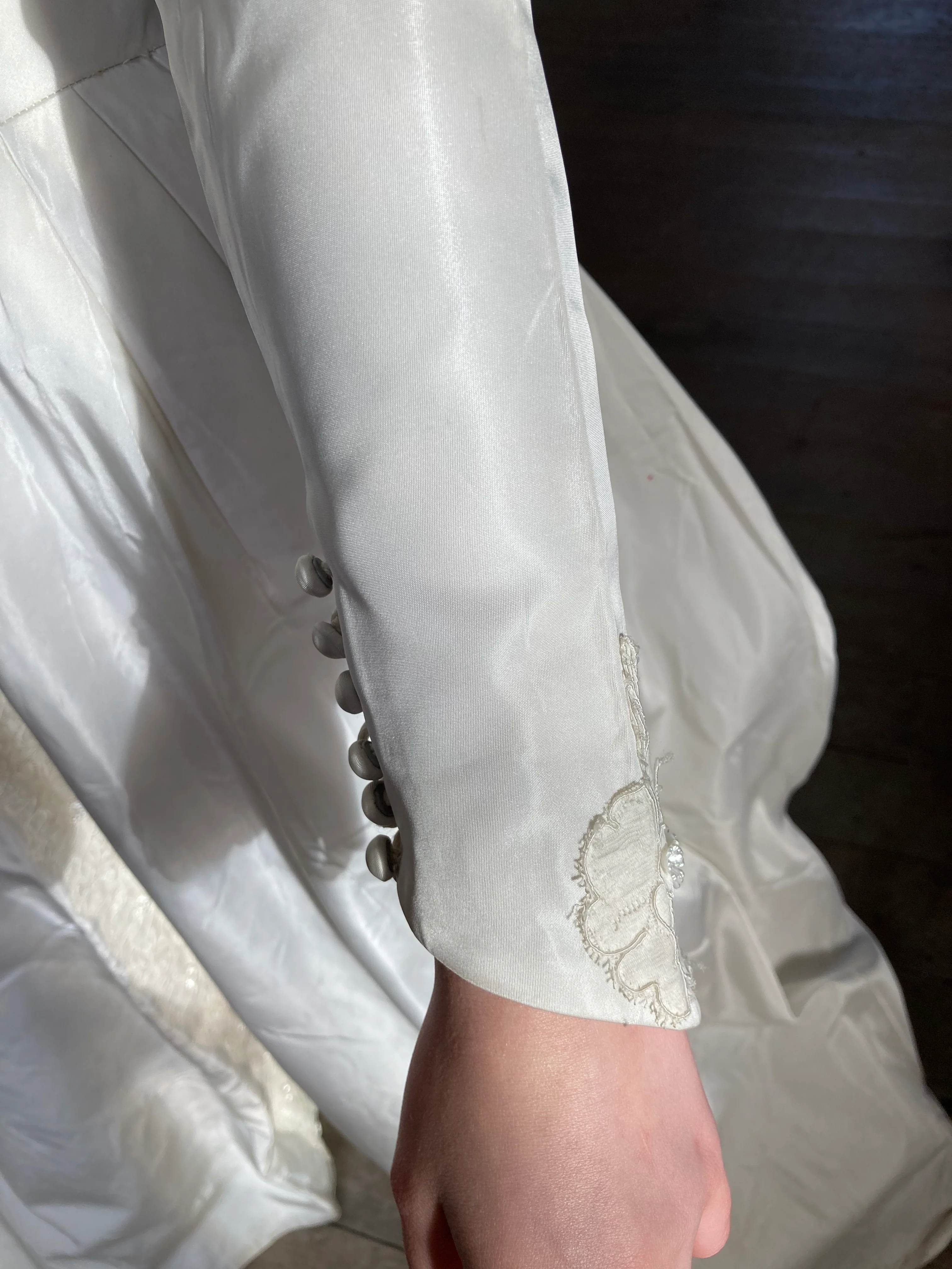 40s Lace Detailed A-line Wedding Gown - Image 6