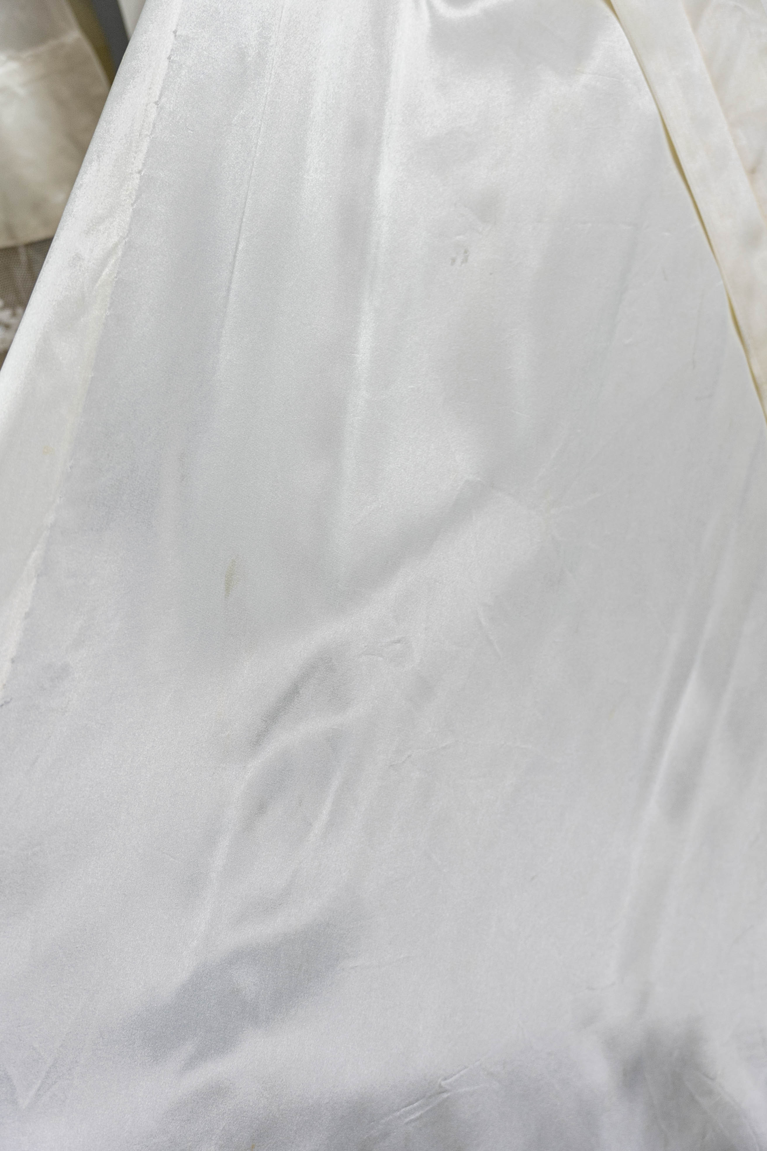 40s Lovely White Rayon Satin Peignoir Robe Wrap Style - Image 5