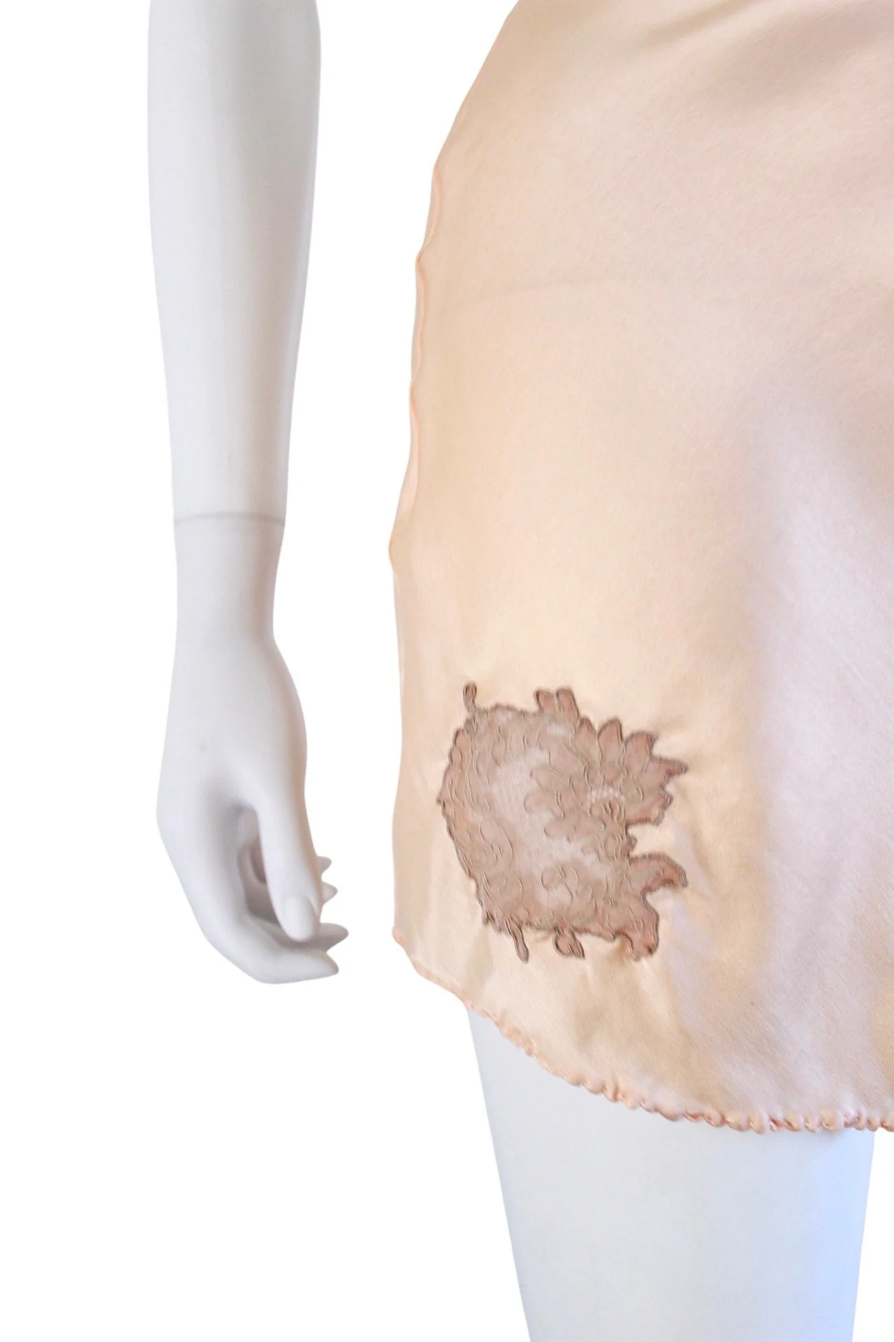 40s Pale Peach Silk Tap Pants with Lace Detail by Pristine - Image 3