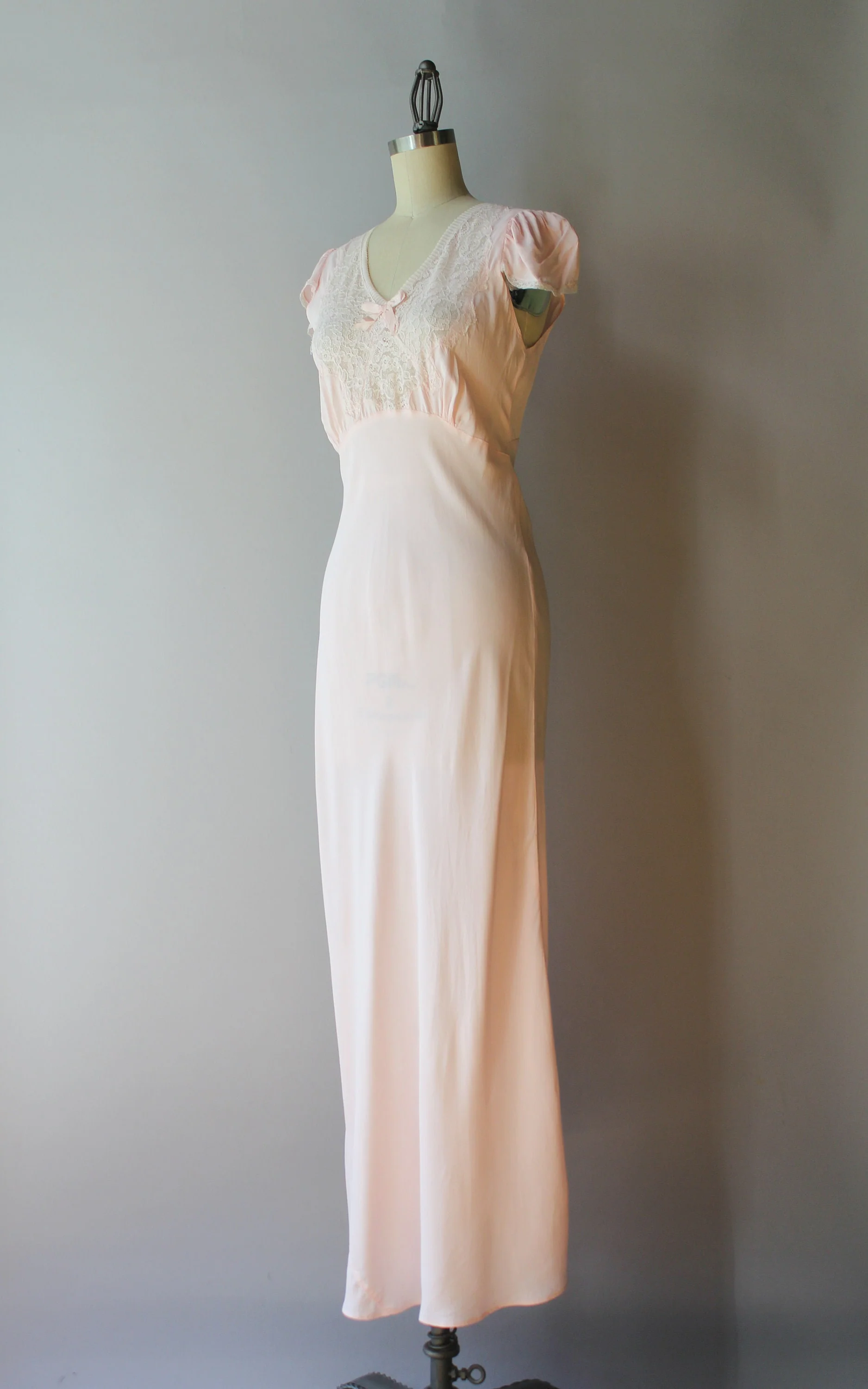 40s Pale Pink Bias Cut Lace Bust Full Ankle Length Nightgown by Penney's Adonna - Image 4