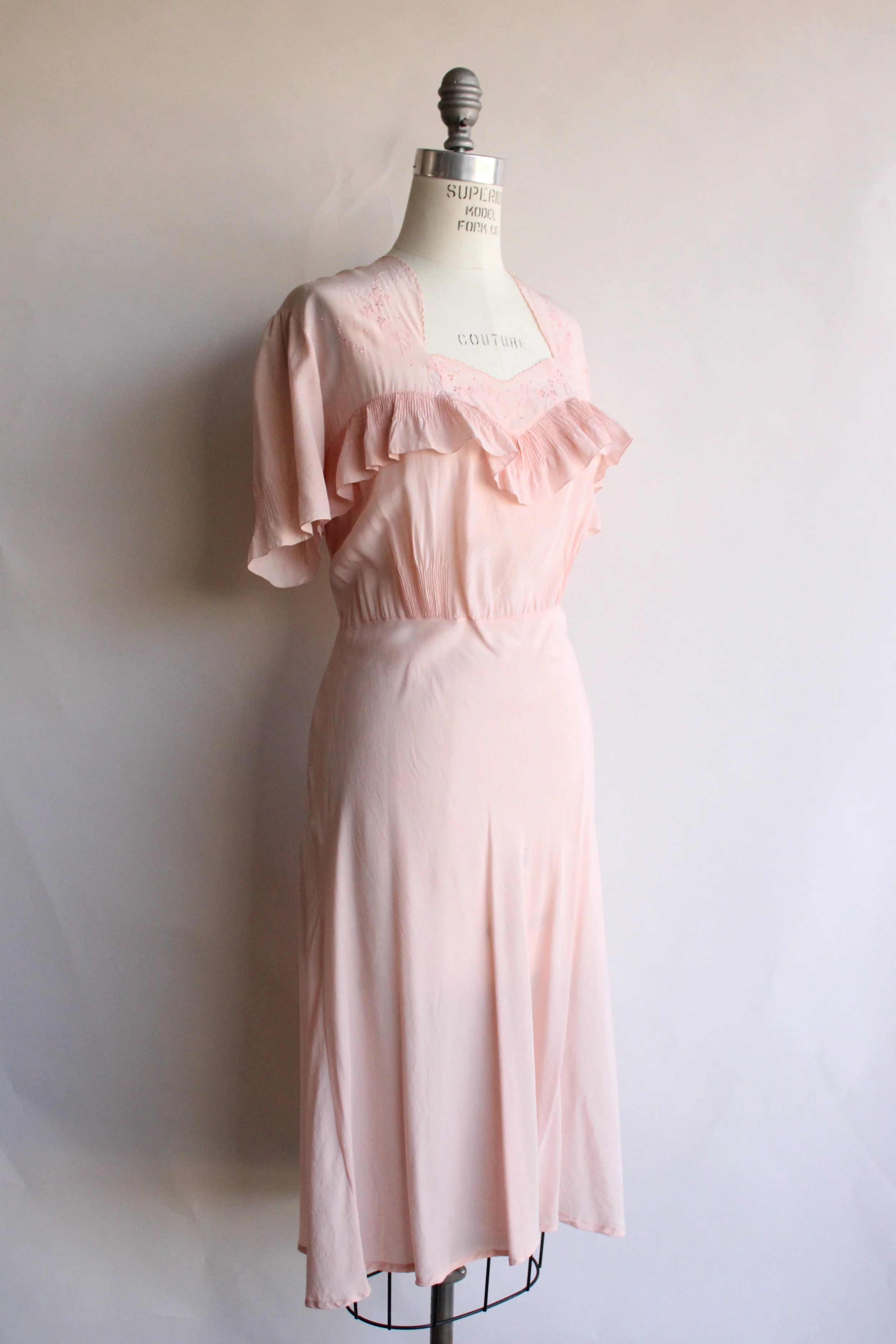 40s Pink Silk Dress With Embroidery And Ruffles - Image 6