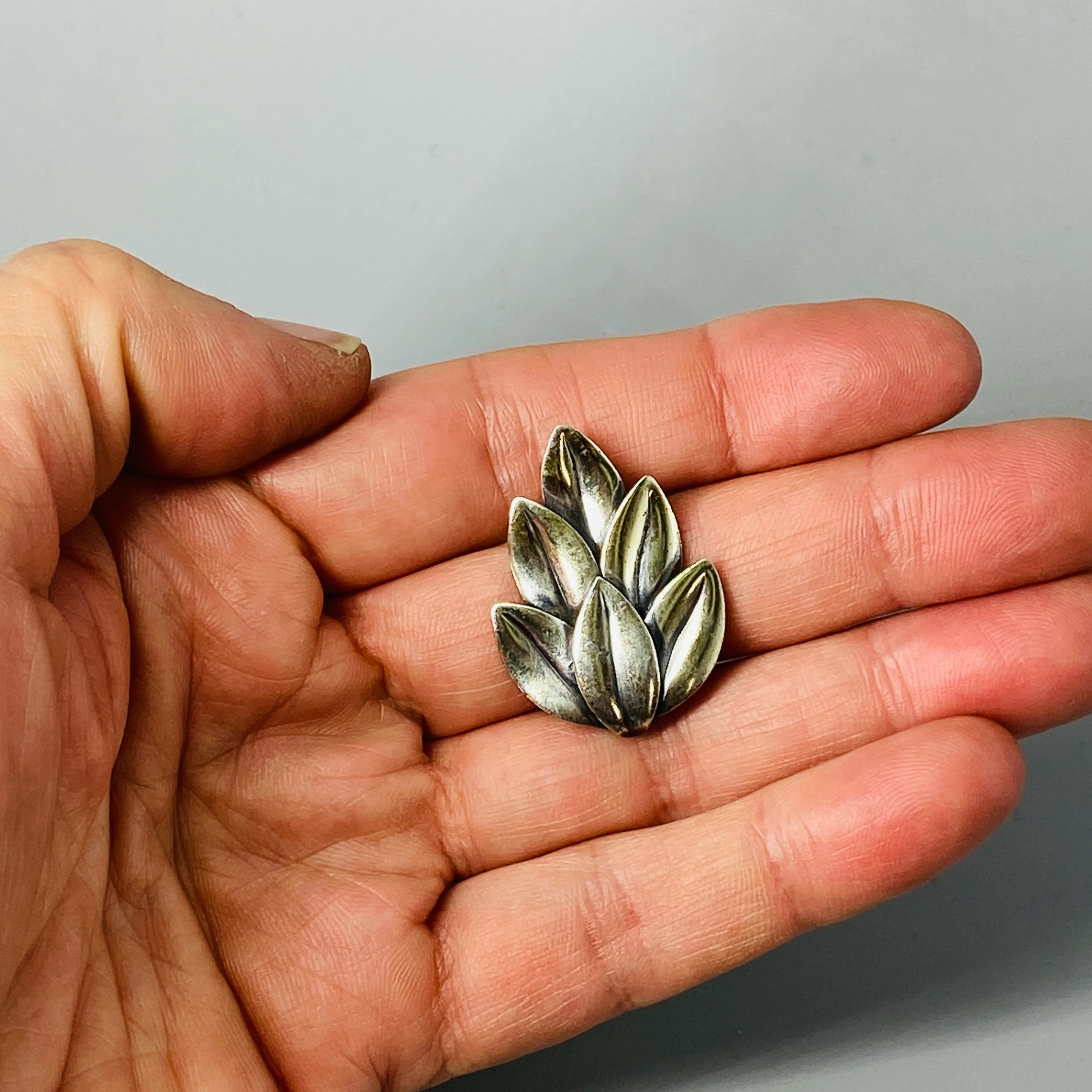 40s Sterling Silver Fur Clip Leaf Motif By Napier - Image 8