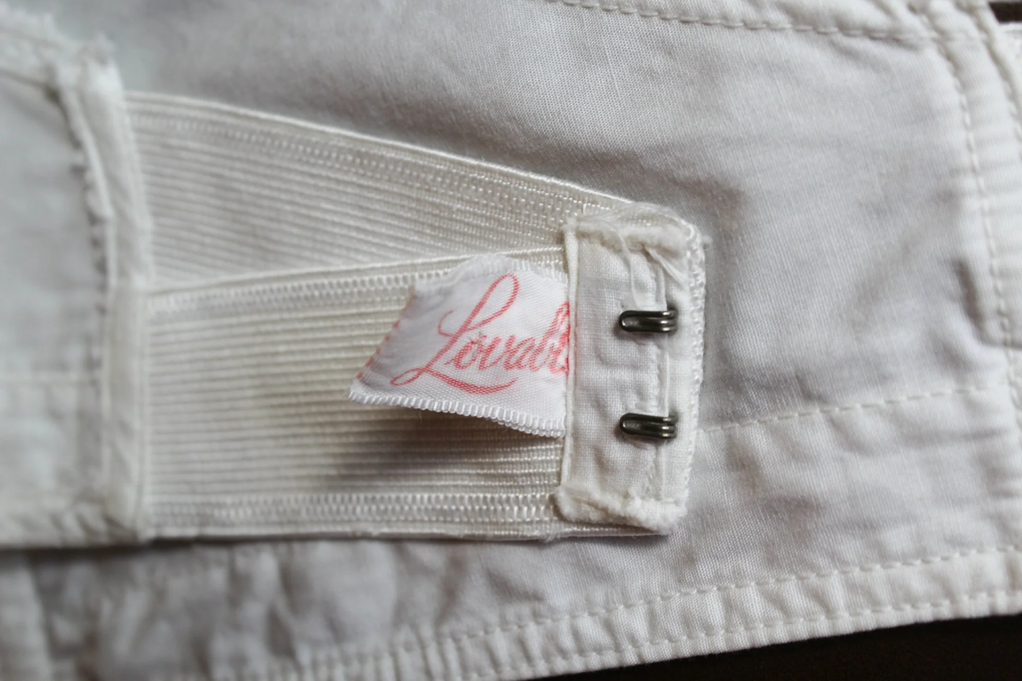 40s Vintage White Cotton Strapless Boned Bullet Bra by Lovable - Image 8