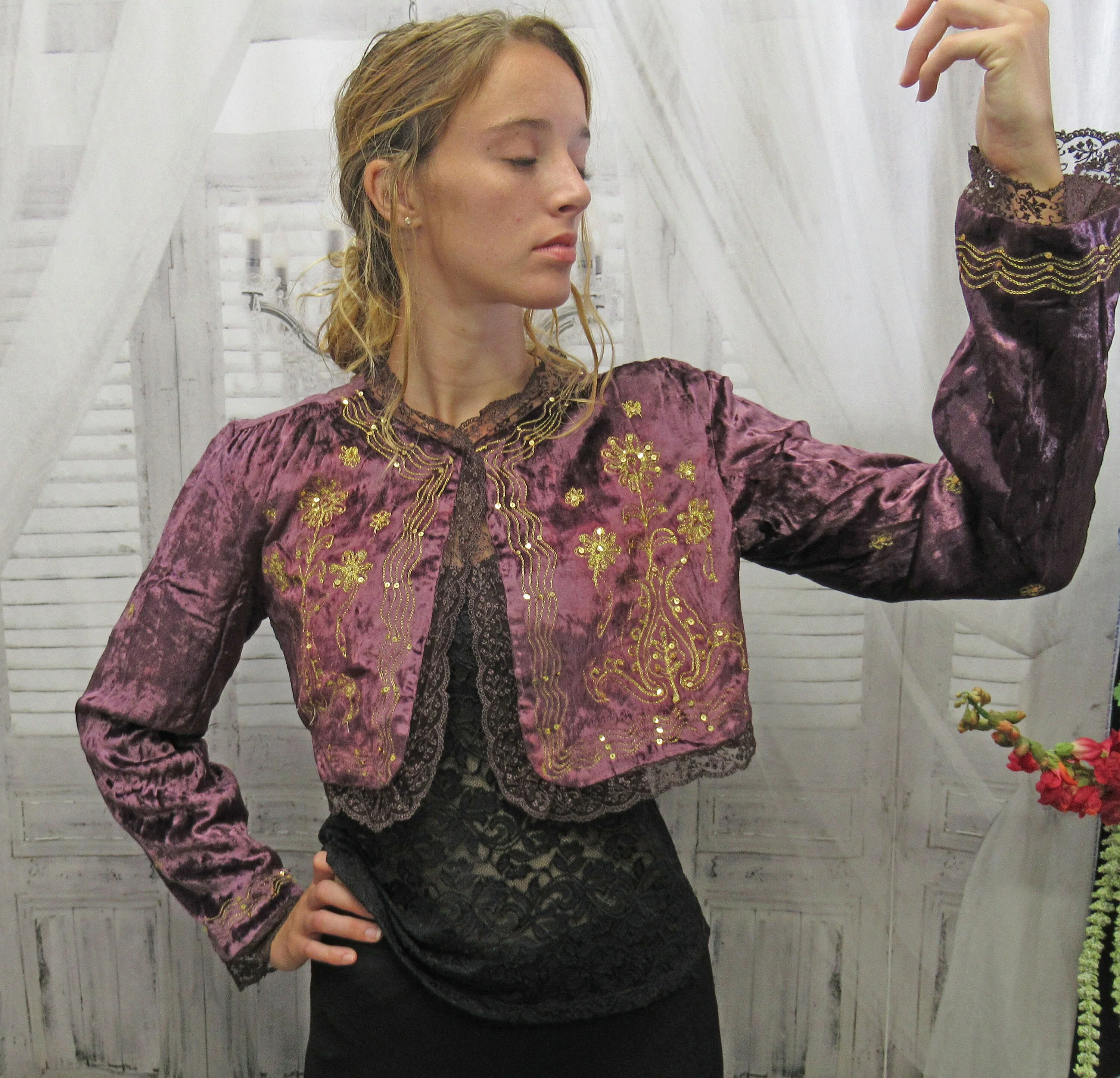 42 Bust Bolero Never Worn Persaman New York, Made In India, Purple Crushed Cotton Velvet, Gold Braid and Beads, Long Sleeve, Open Front Vtg - Image 8
