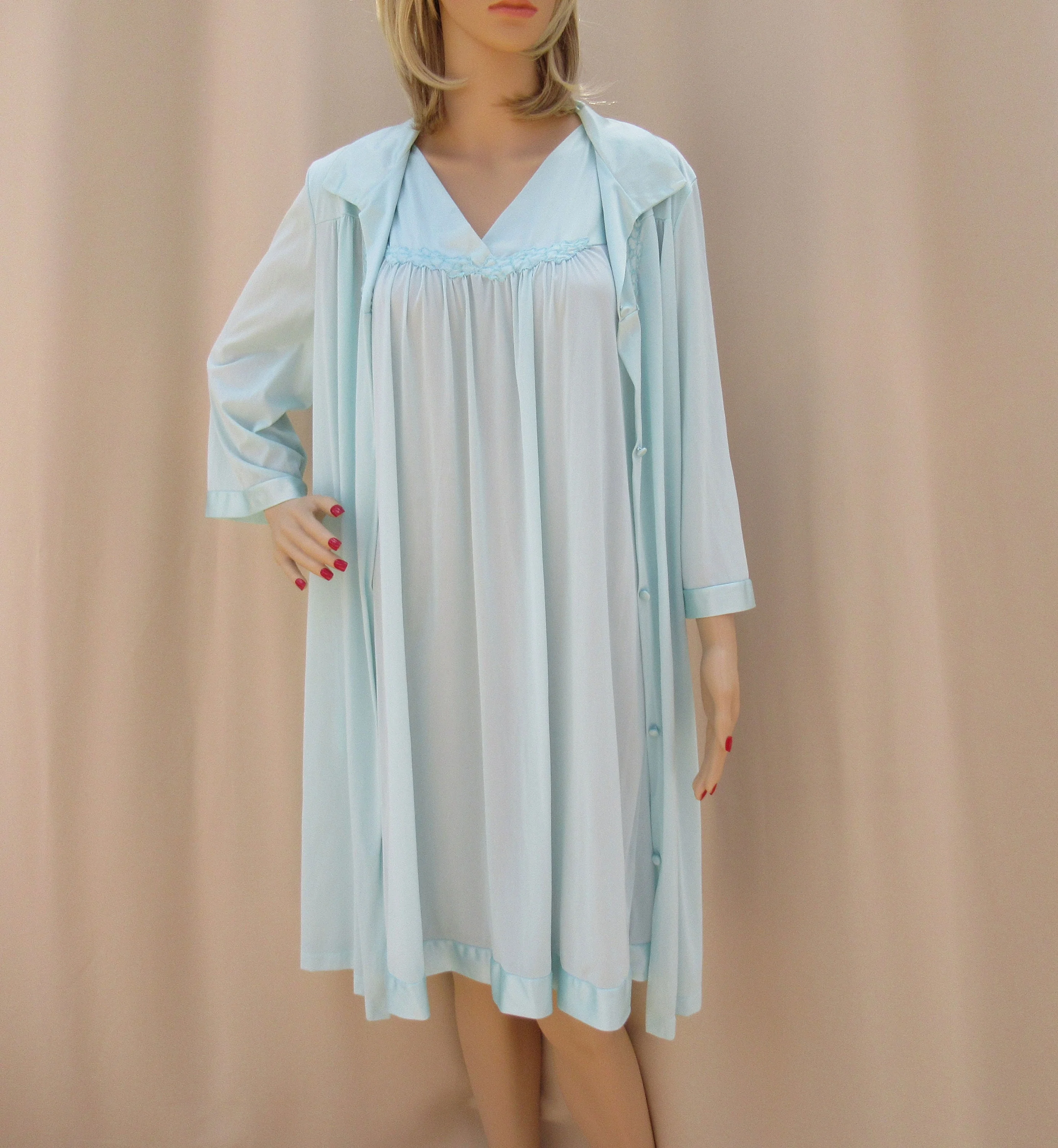 44 Bust Two Piece Set Nightgown and Robe Nylon Knee Length 80s Teal 3/4 Length Sleeve Button Front Robe, Sleeveless Gown, Vtg by Vanity Fair - Image 9