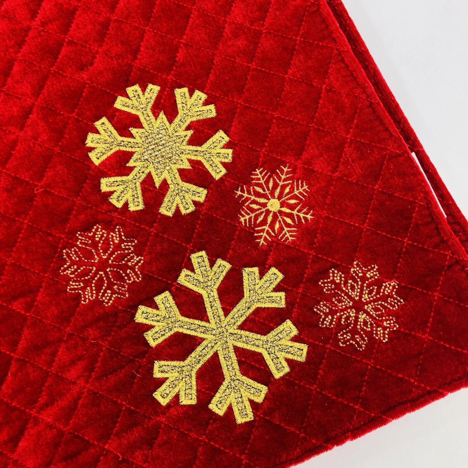 5 Red Quilted Velour Gold Snowflake Christmas Placemats Euc by St Nicholas Square - Image 3