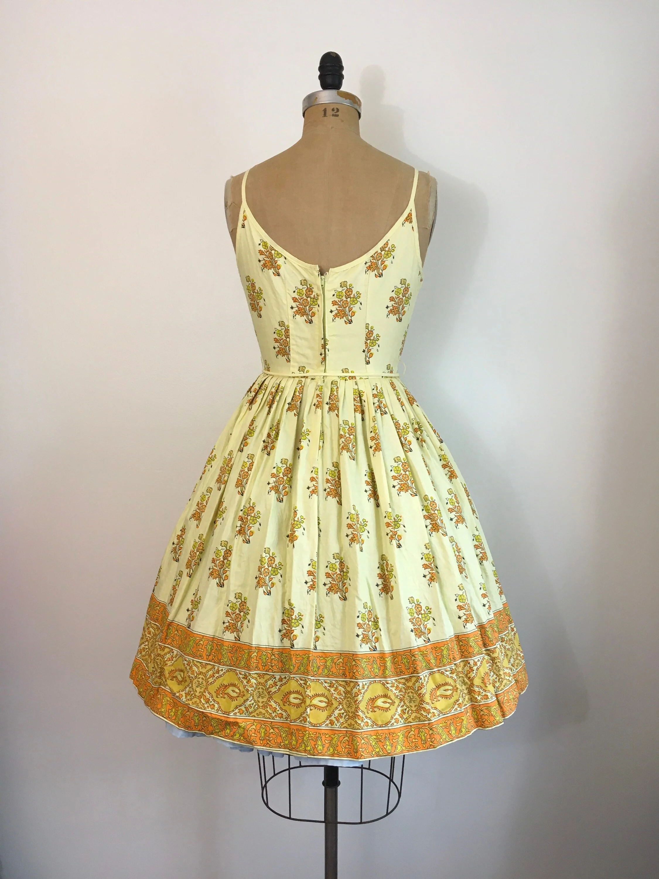 50’s Border Print Novelty Yellow Cotton Sundress by Ilene Ricky - Image 2