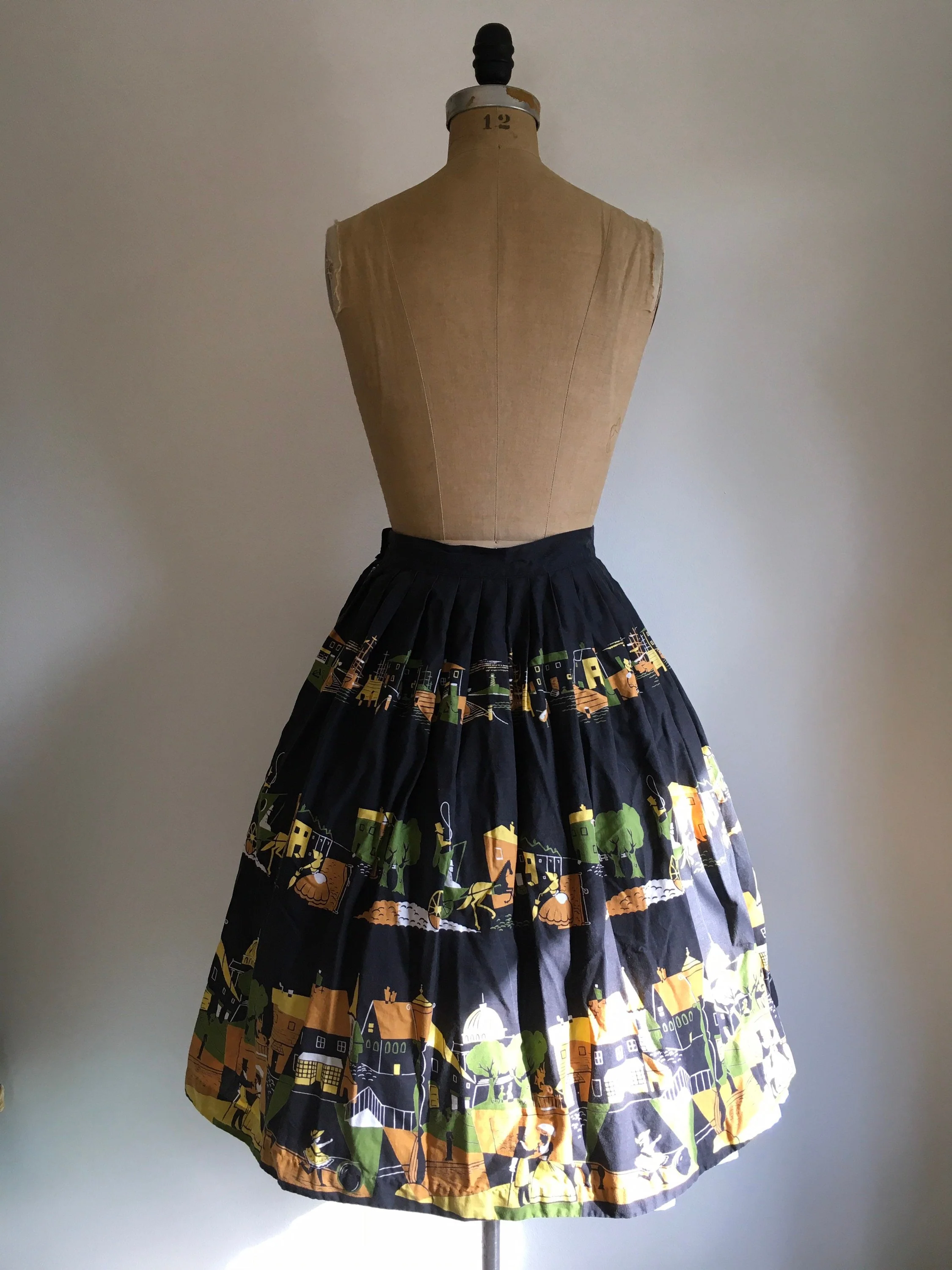 50’s Scenic Novelty Print Border Cotton Pleated Skirt by Sara Lee - Image 2