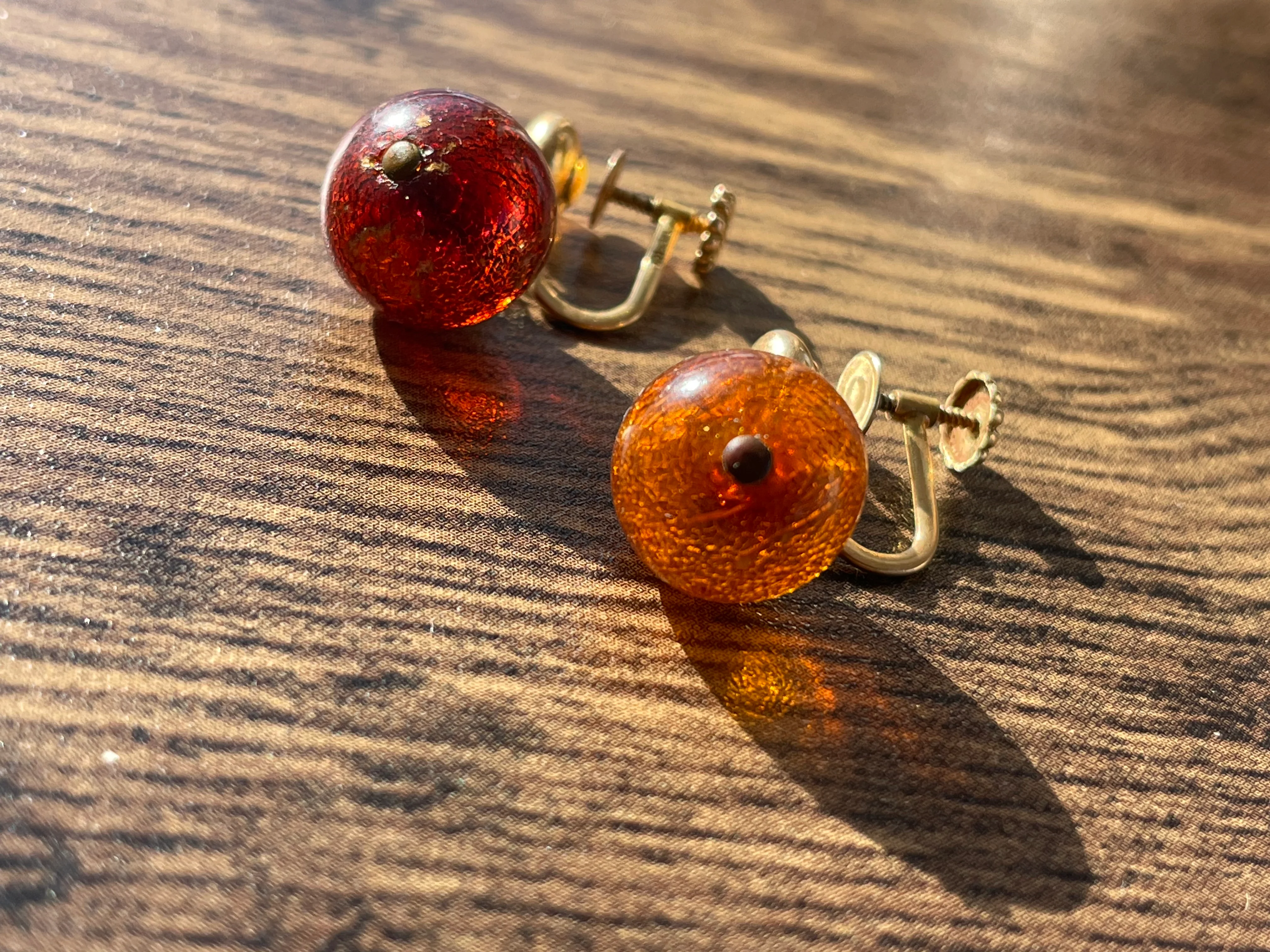 50s/60s 14k Gold Amber Bead Screw Back Earrings - Image 5