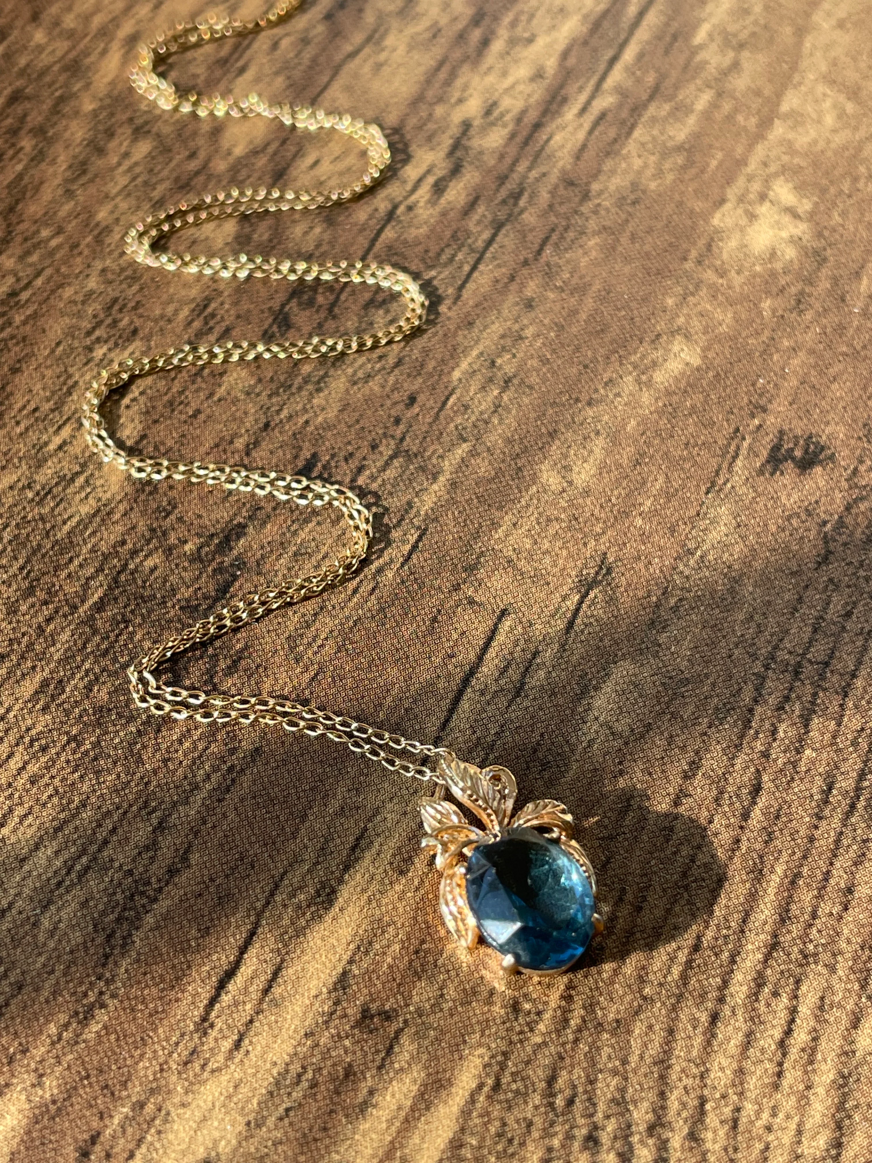 50s/60s 14k Gold Chain With Sapphire Pendant - Image 8