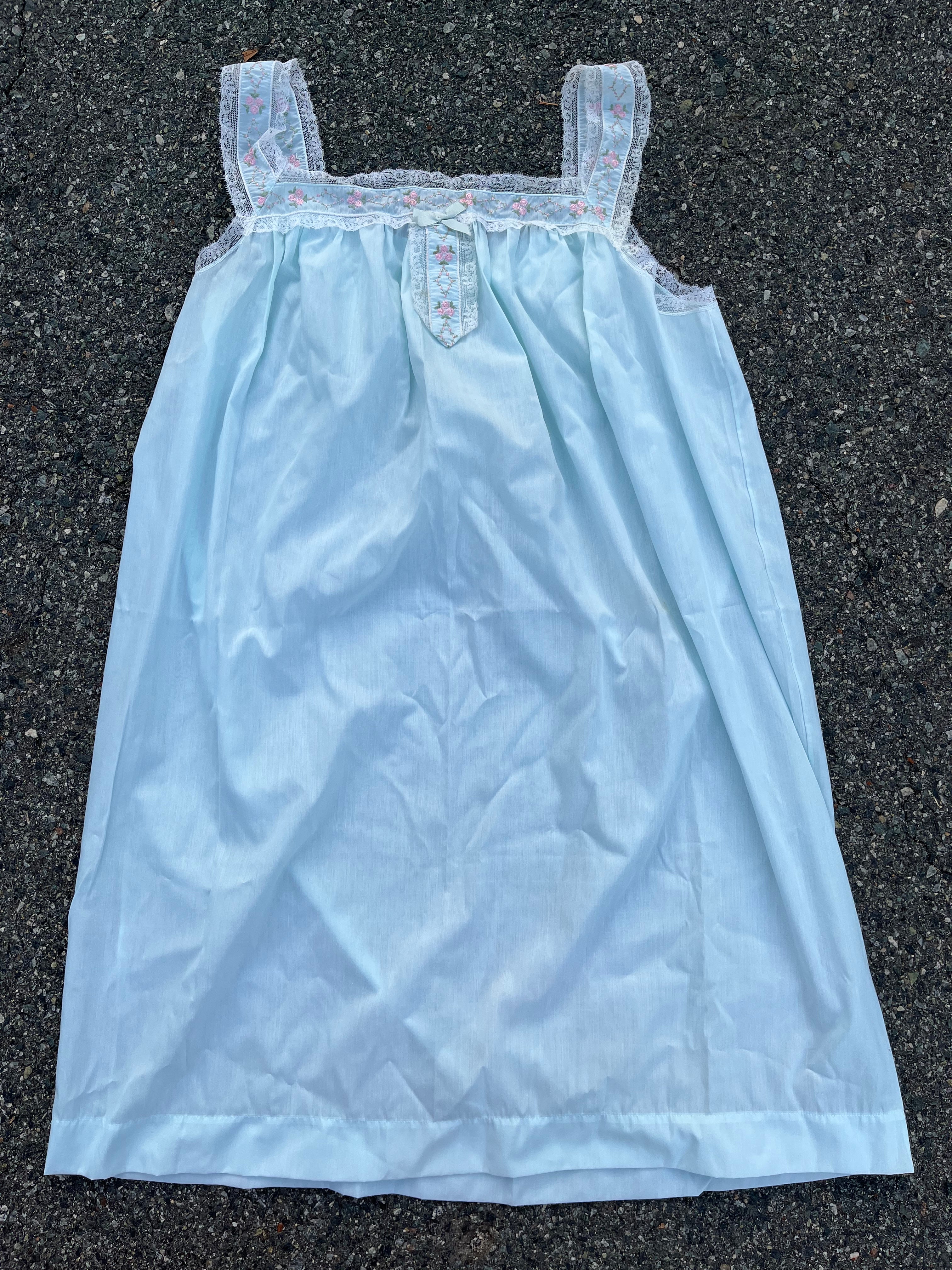 50s/60s Baby Blue Nightgown With Pink Embroidered Flowers By Heiress - Image 6