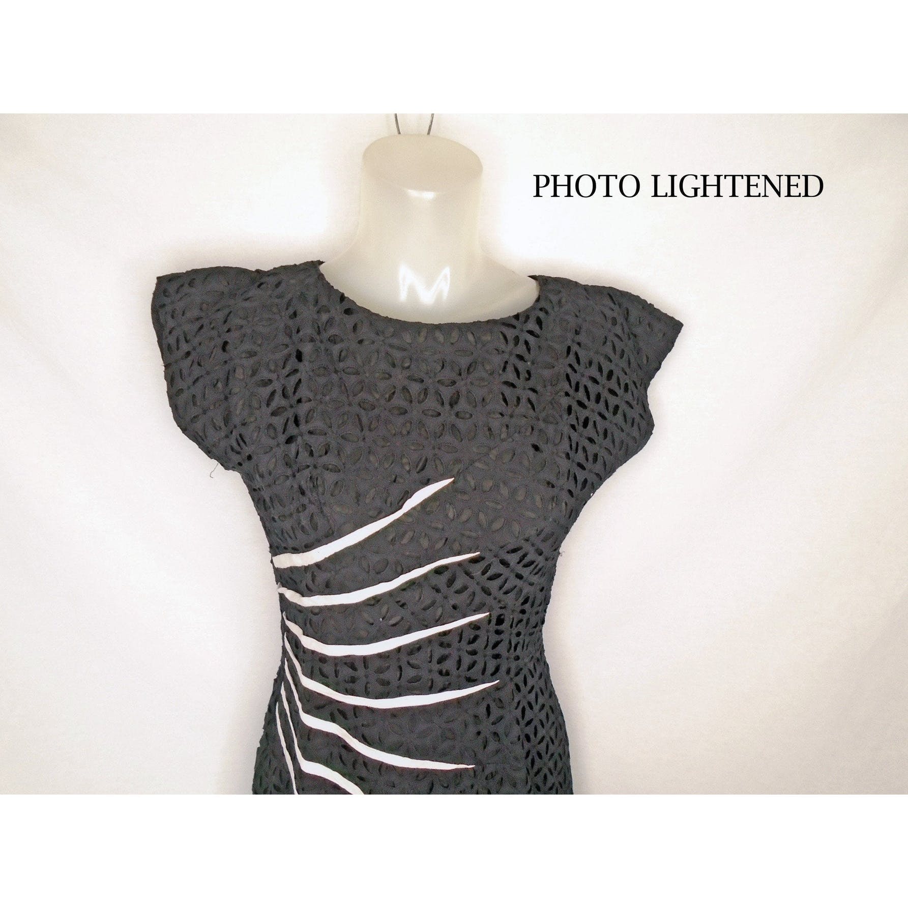 50s/60s Black Eyelet Sheath Dress Flattering Starburst - Image 6