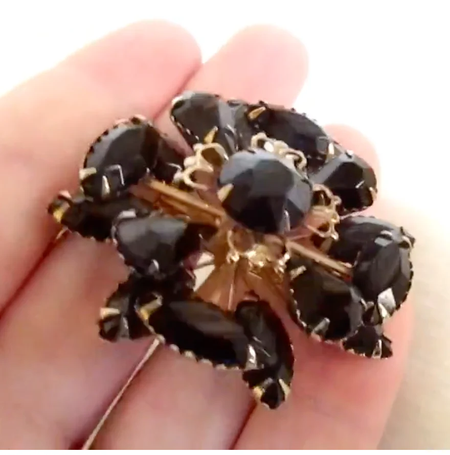 50s/60s Black Gold Glass Brooch In Fabulous Mcm Style - Image 5