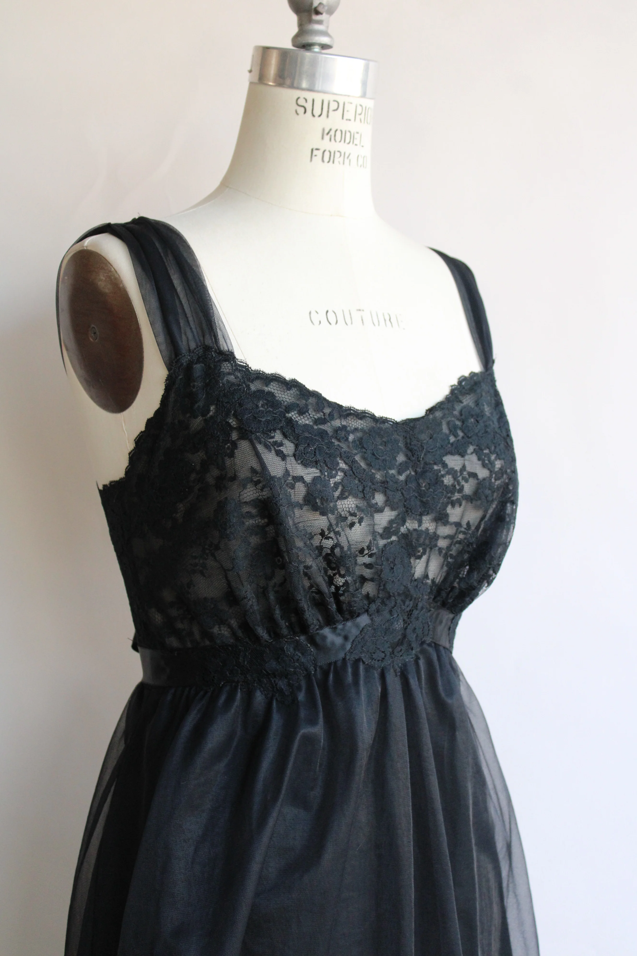 50s/60s Black Lace And Nylon Nightgown By Van Raalte - Image 2