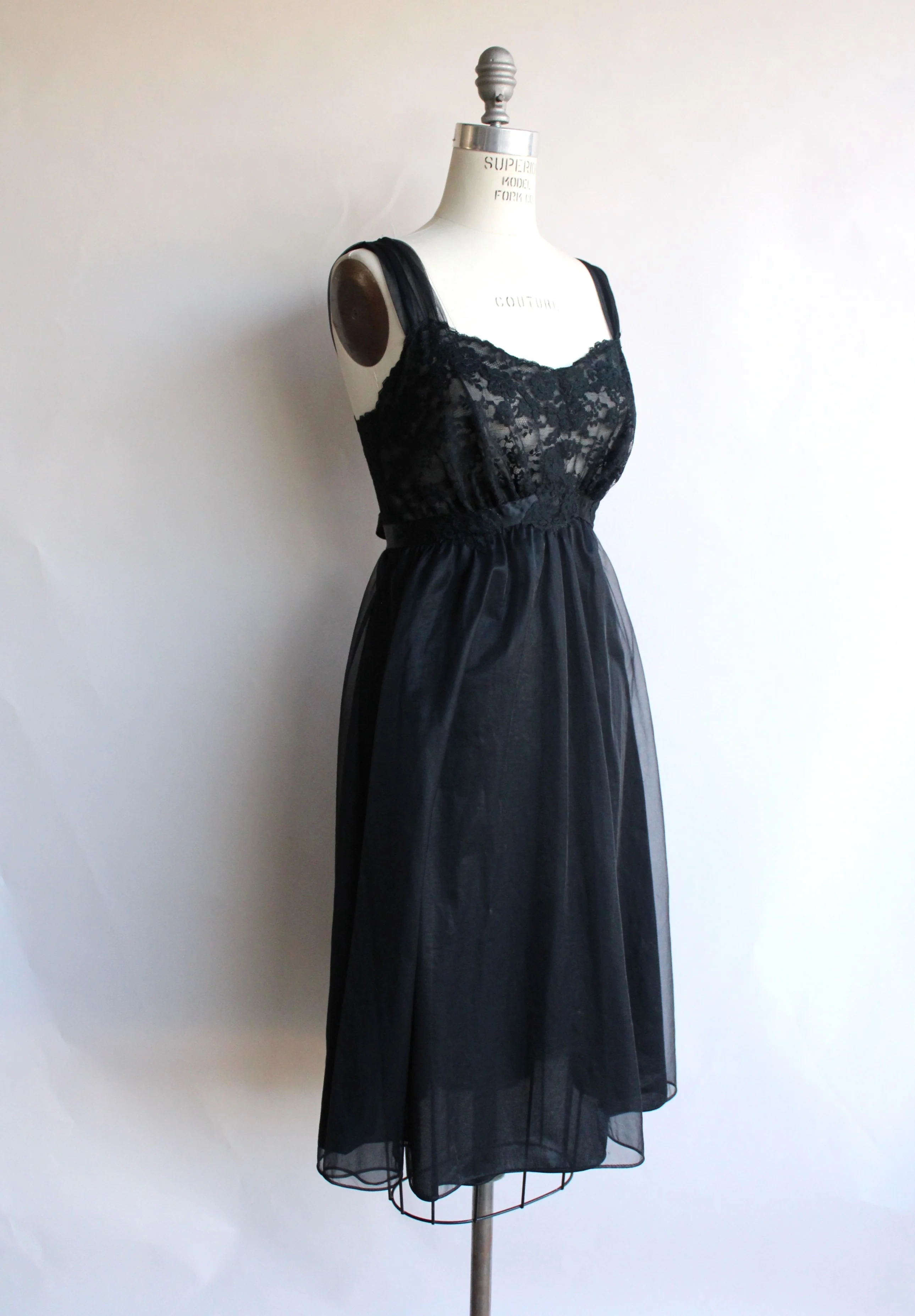 50s/60s Black Lace And Nylon Nightgown By Van Raalte - Image 5