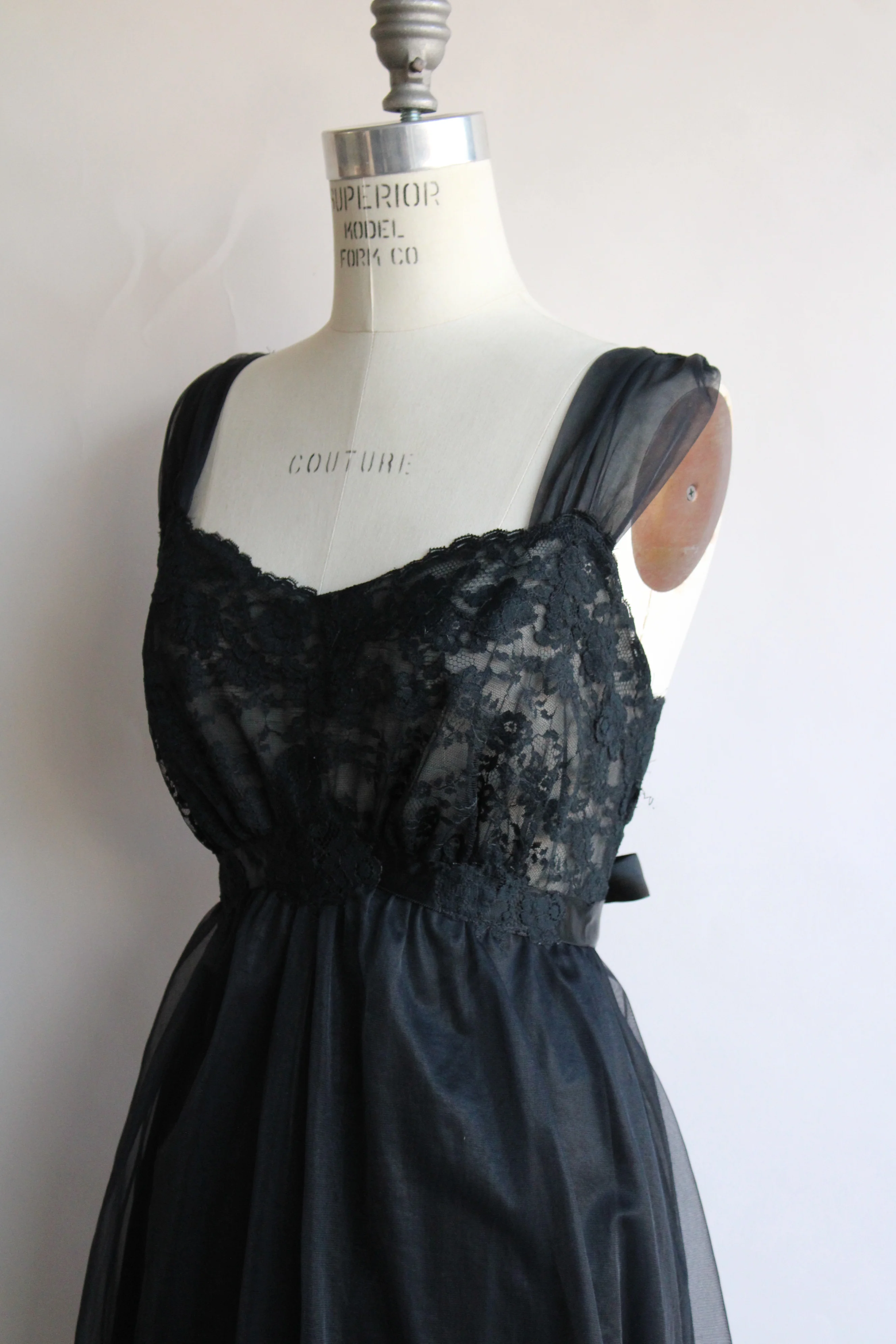 50s/60s Black Lace And Nylon Nightgown By Van Raalte - Image 7